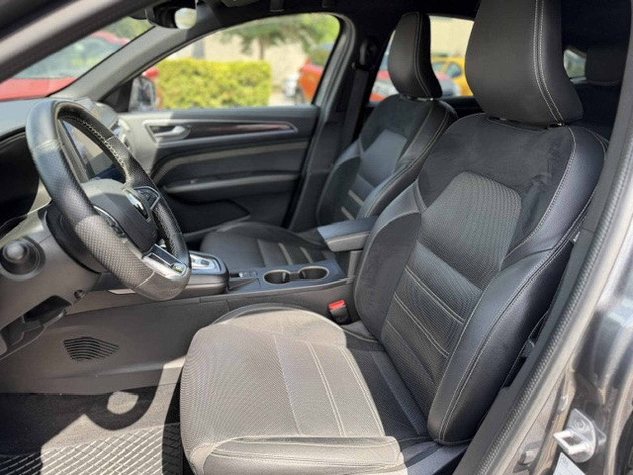 Renault Arkana E-TECH FASTTRACK 145 (2023) - Photo 7