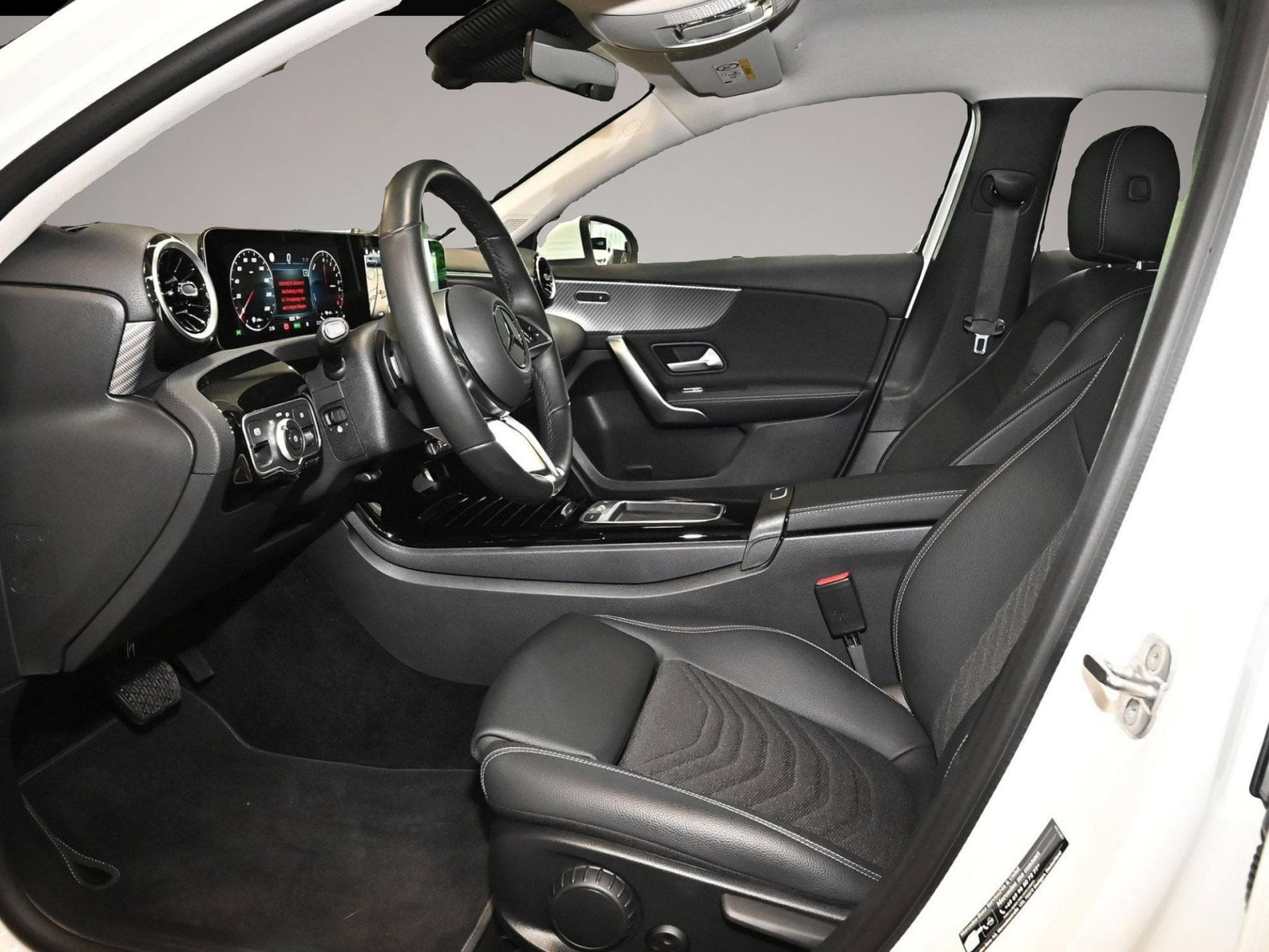 Mercedes 250 (2025) - Foto 6