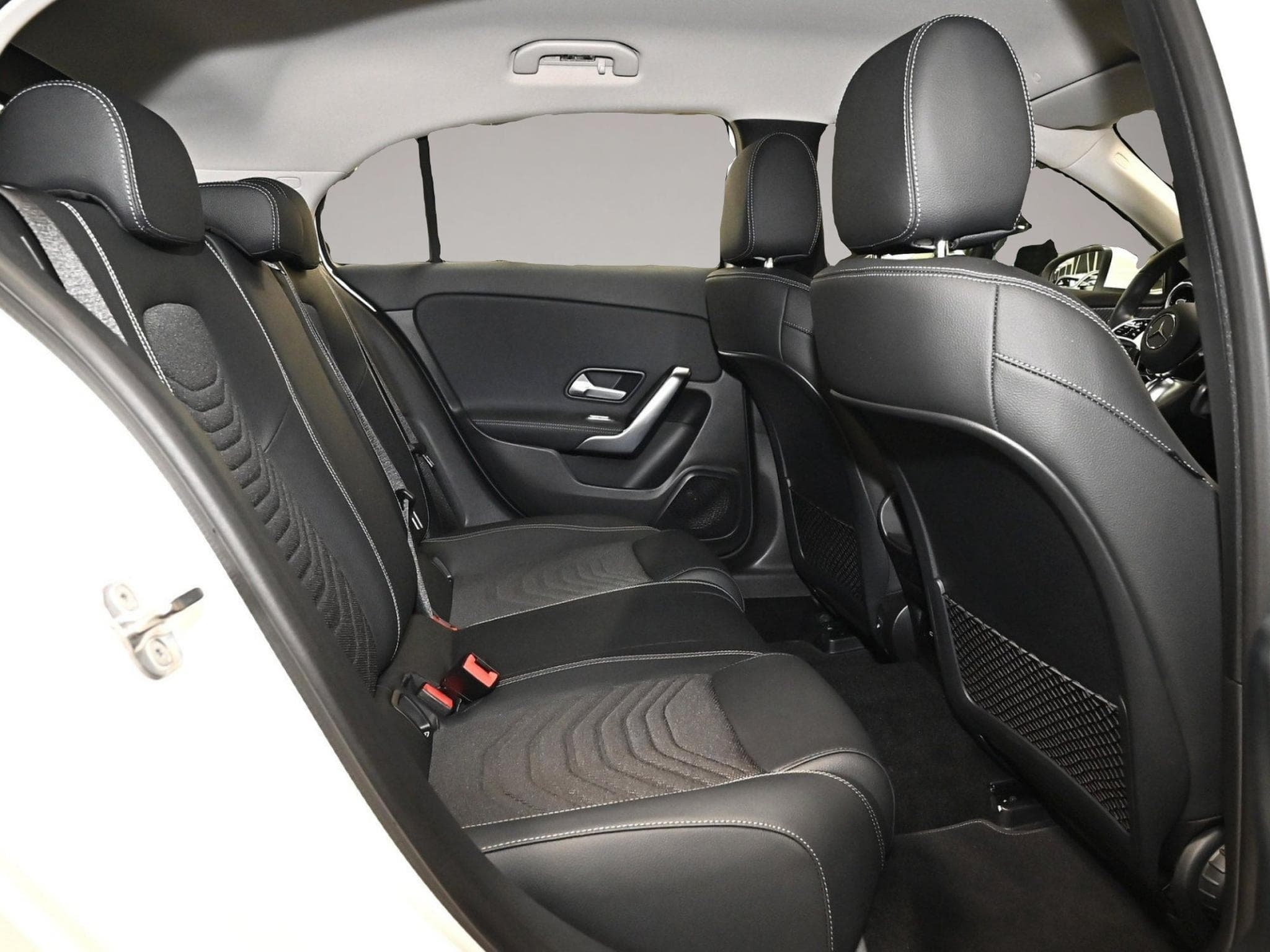 Mercedes 250 (2025) - Foto 4