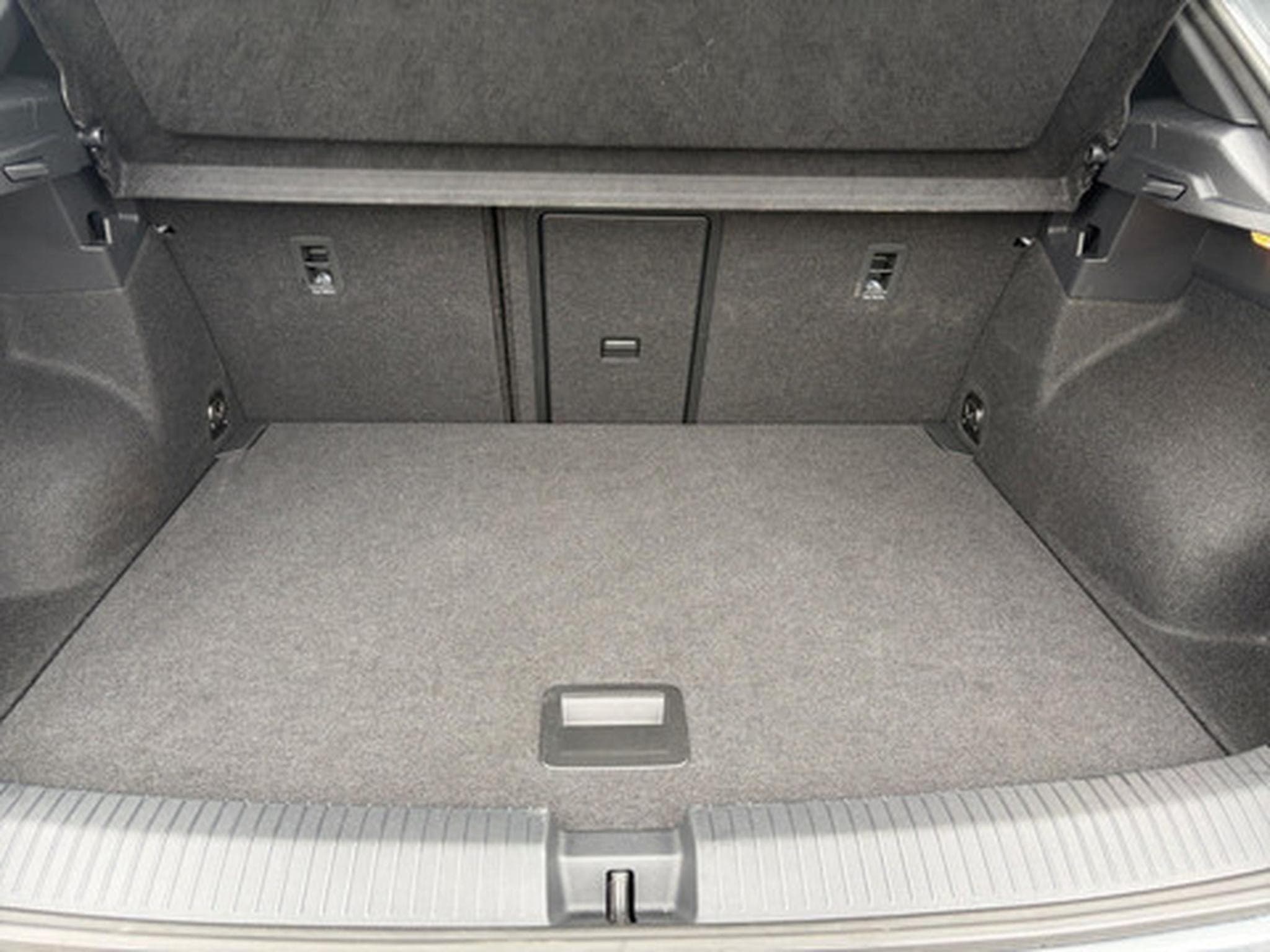 VW T-Roc R-line 1.5L (2025) - Photo 12