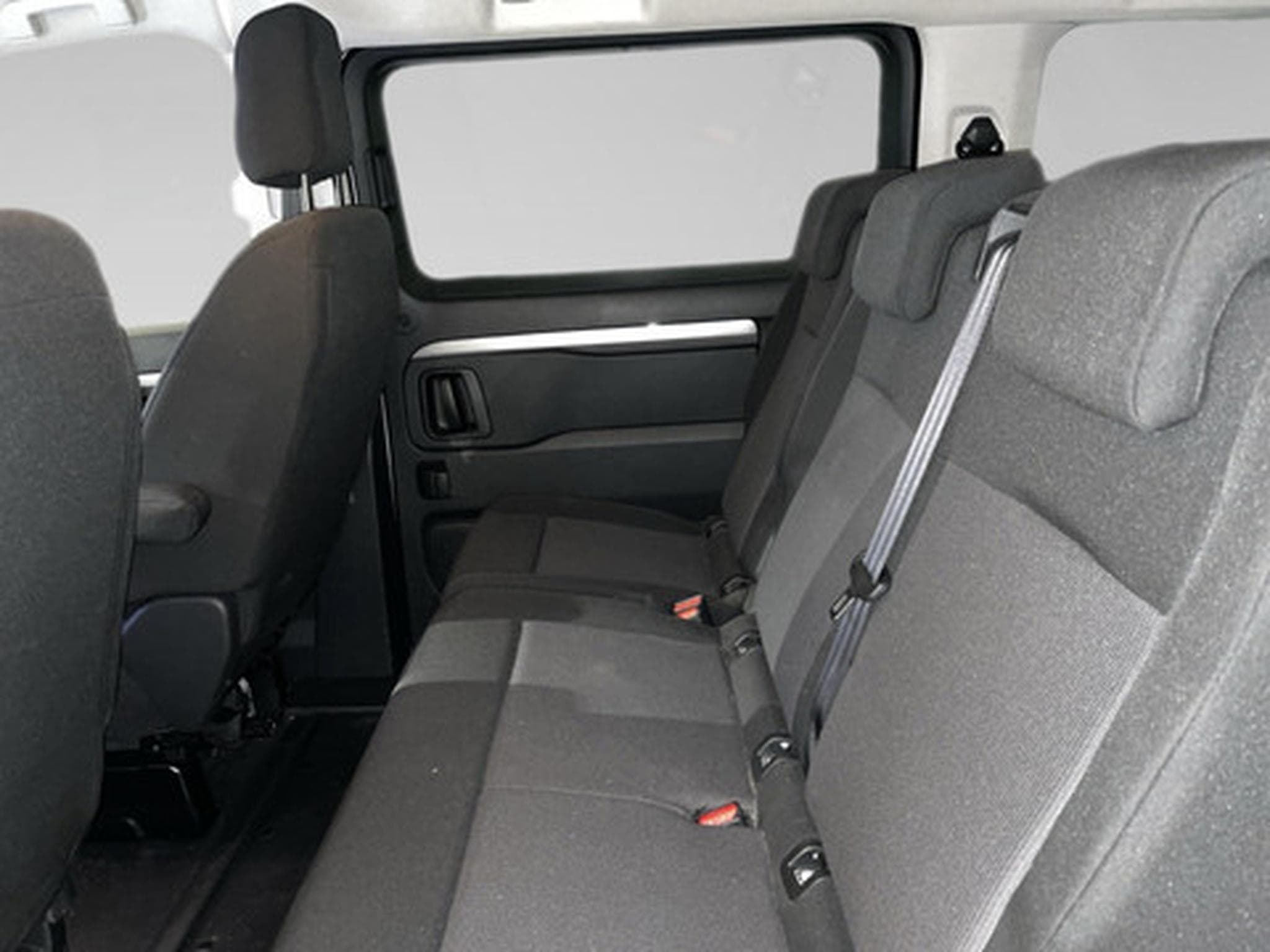 Opel Zafira Life 2.0 TD BI 130KW S/S L3H1 Edit. High AT8 (2024) - Photo 11