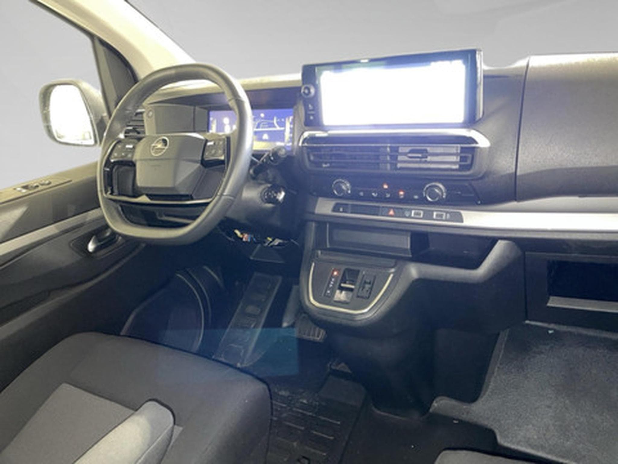 Opel Zafira Life 2.0 TD BI 130KW S/S L3H1 Edit. High AT8 (2024) - Photo 7