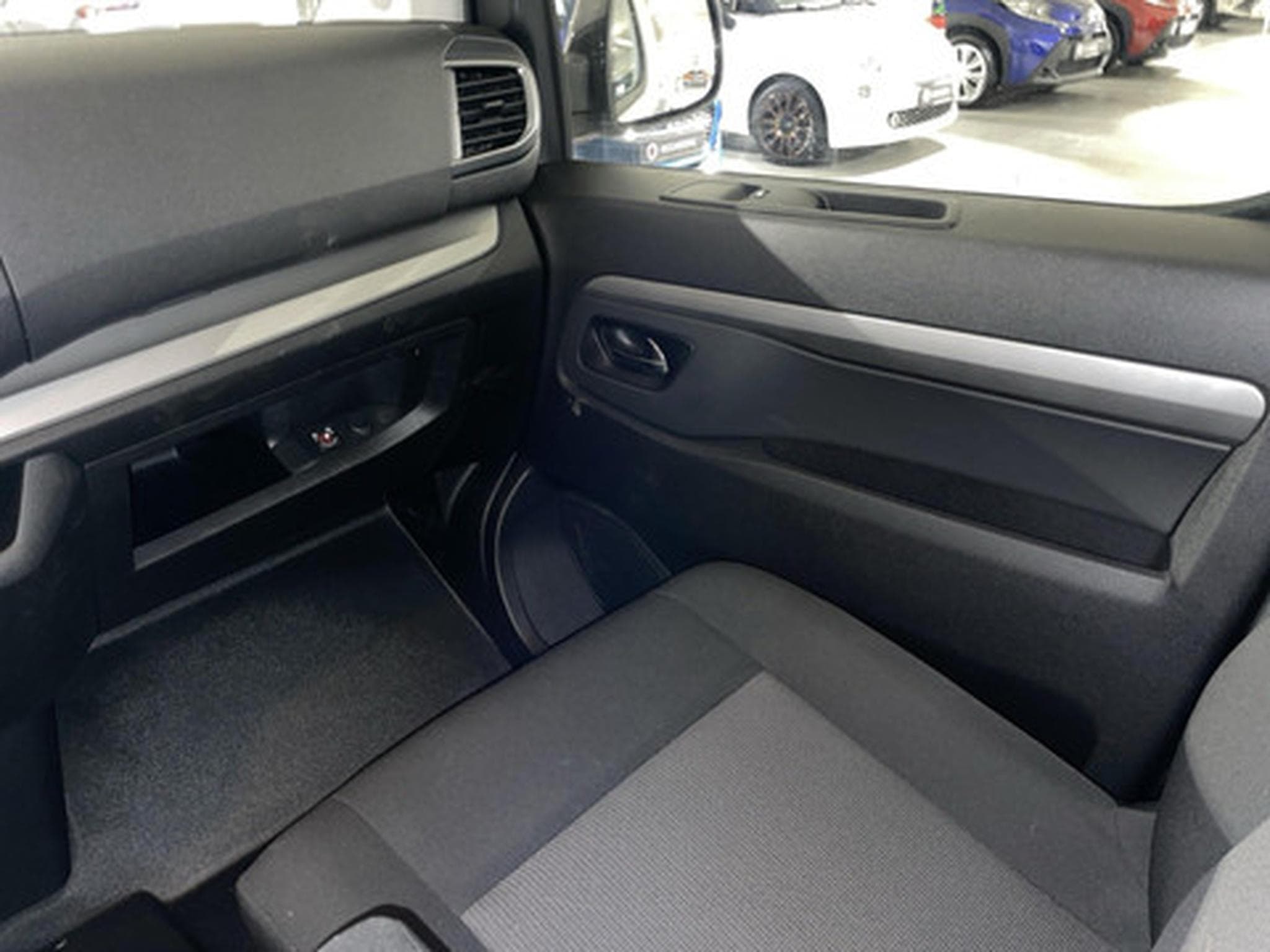 Opel Zafira Life 2.0 TD BI 130KW S/S L3H1 Edit. High AT8 (2024) - Photo 9