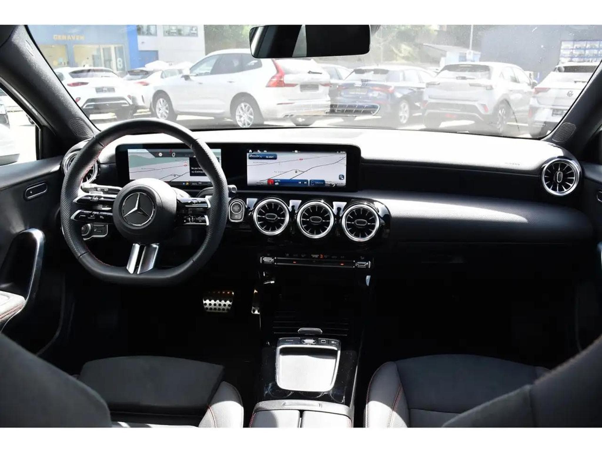 Mercedes GLA 200 (2025) - Photo 9