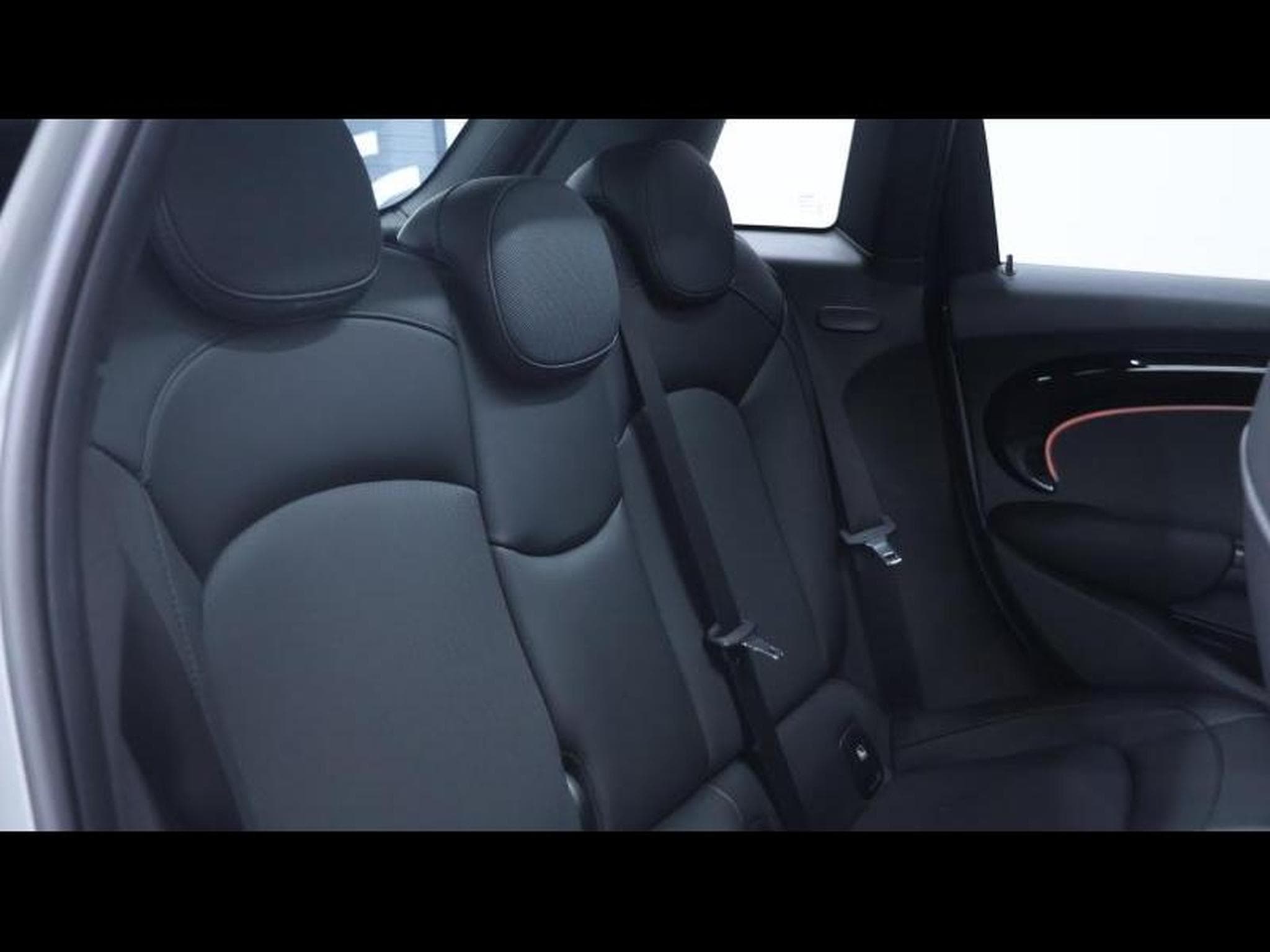MINI Cooper 136 Hatch Stptronic (2022) - Photo 14