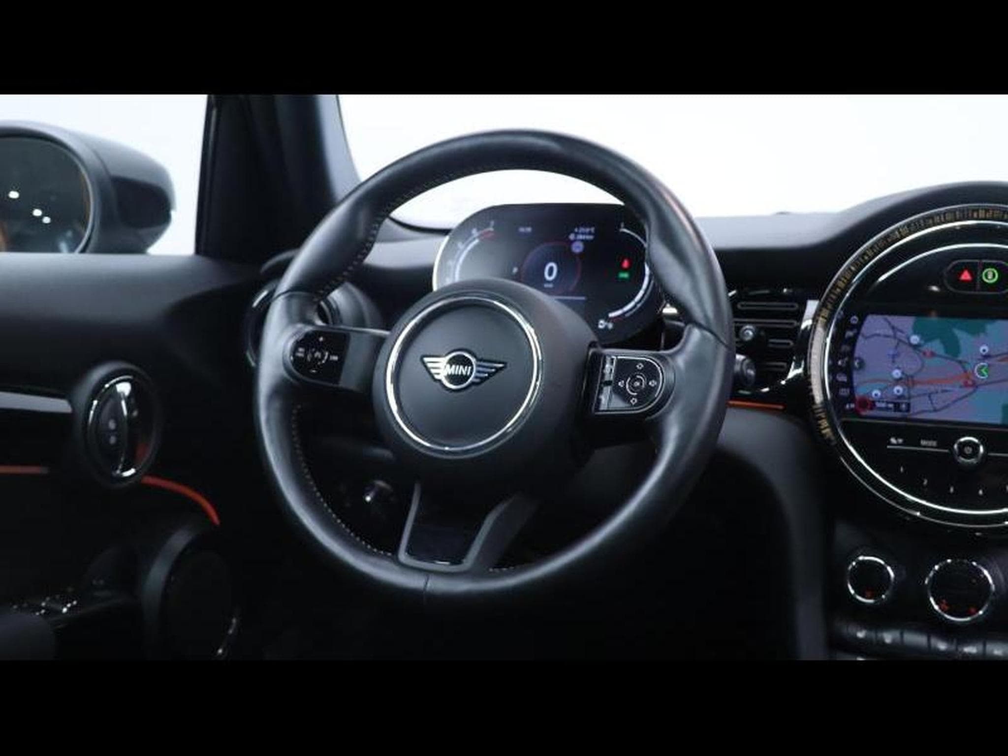 MINI Cooper 136 Hatch Stptronic (2022) - Photo 16
