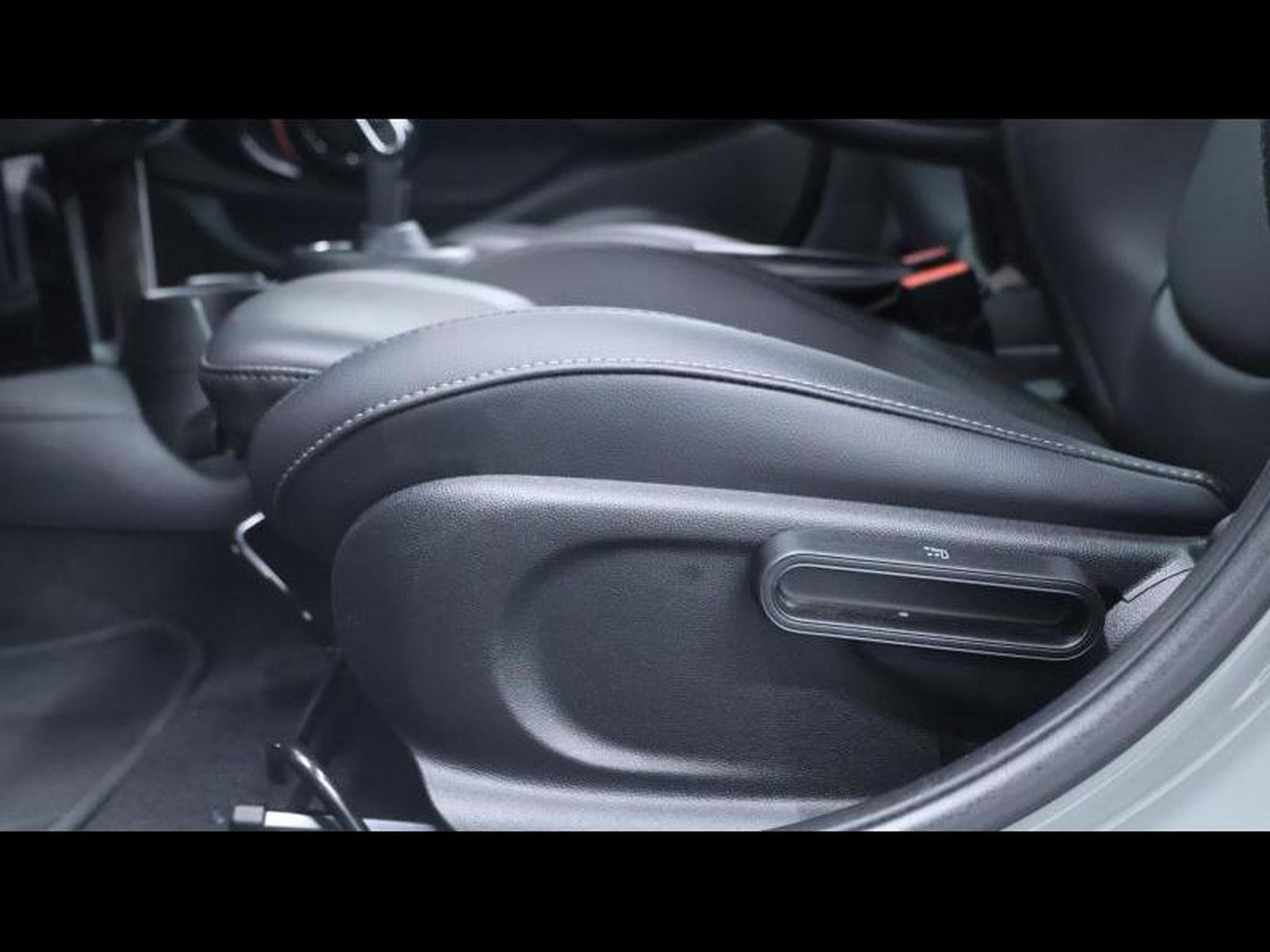 MINI Cooper 136 Hatch Stptronic (2022) - Photo 26