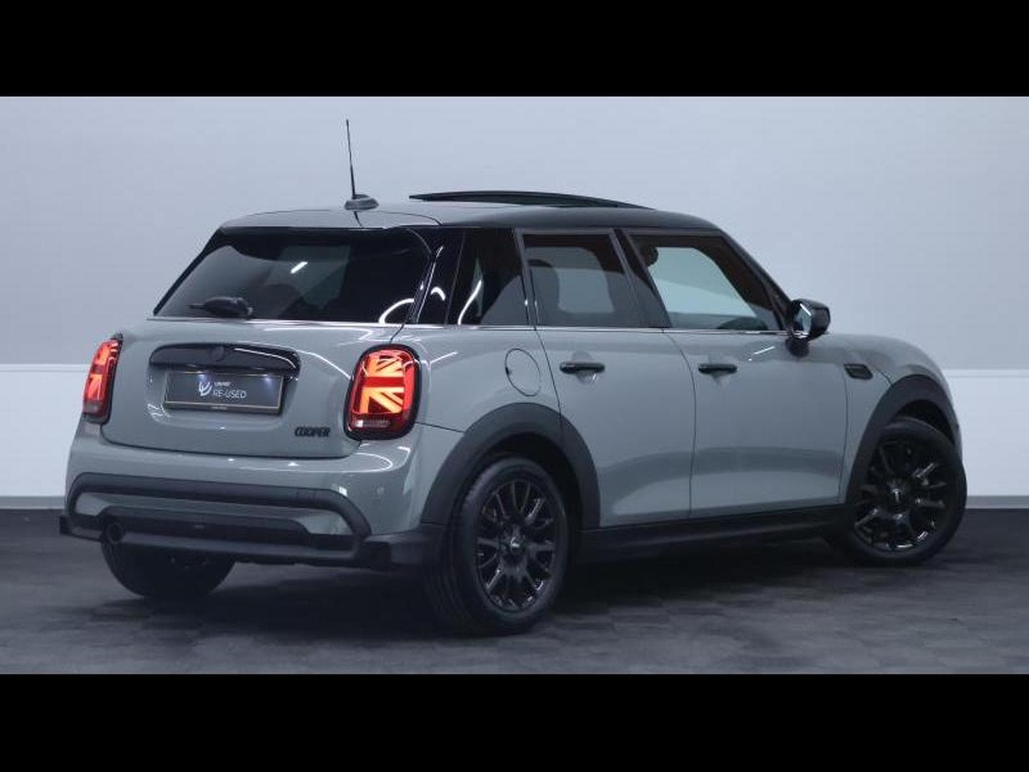 MINI Cooper 136 Hatch Stptronic (2022) - Photo 5