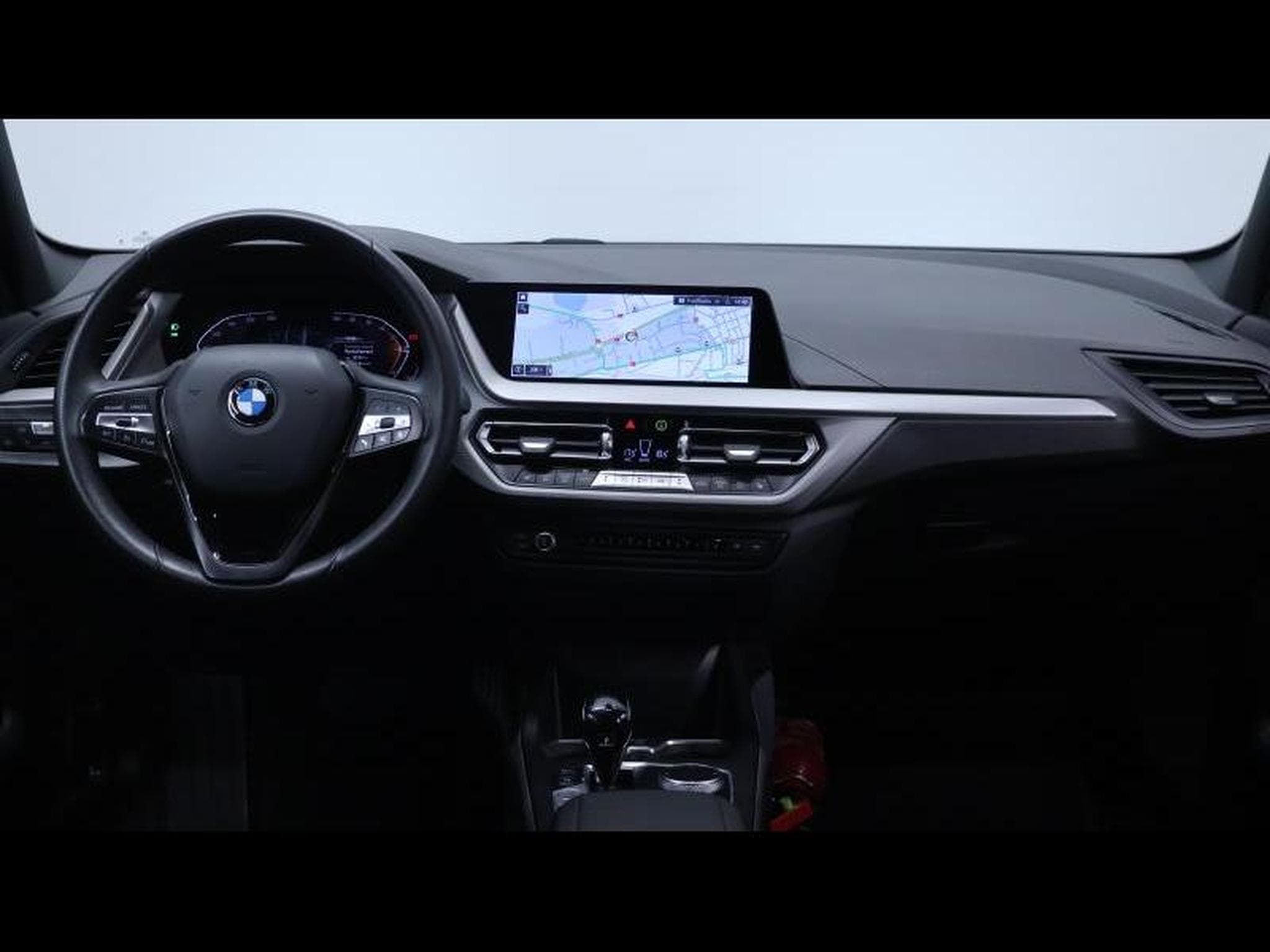 BMW 118 i 136cv Hatch Steptronic Advantage (2023) - Foto 15
