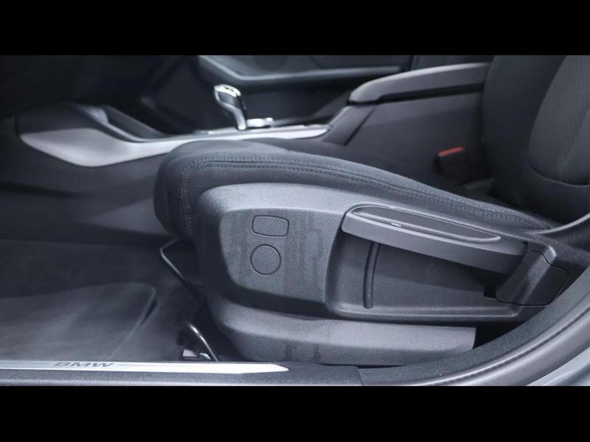 BMW 118 i 136cv Hatch Steptronic Advantage (2023) - Foto 25