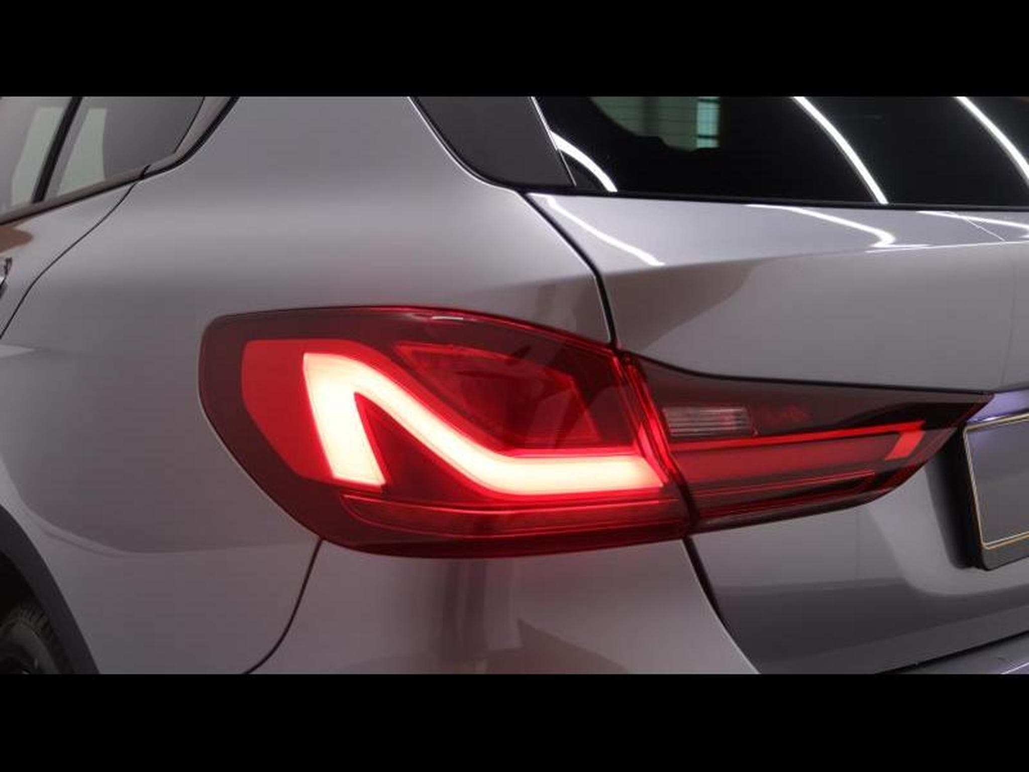 BMW 118 i 136cv Hatch Steptronic Advantage (2023) - Foto 9