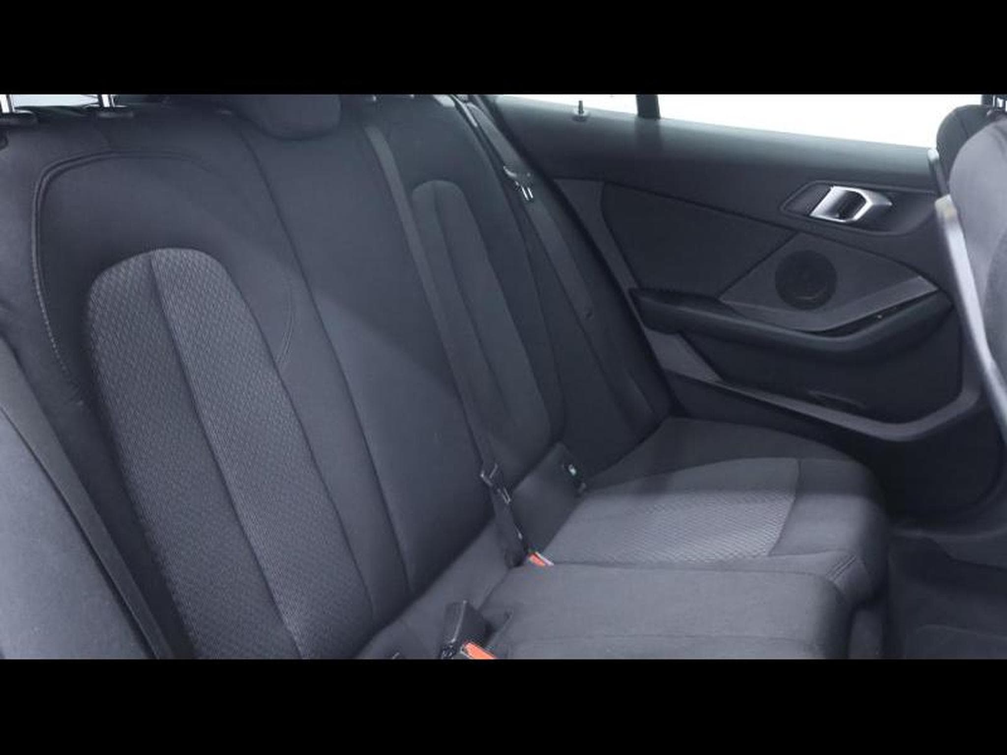 BMW 116 i steptronic hatch Advantage (2024) - Foto 14