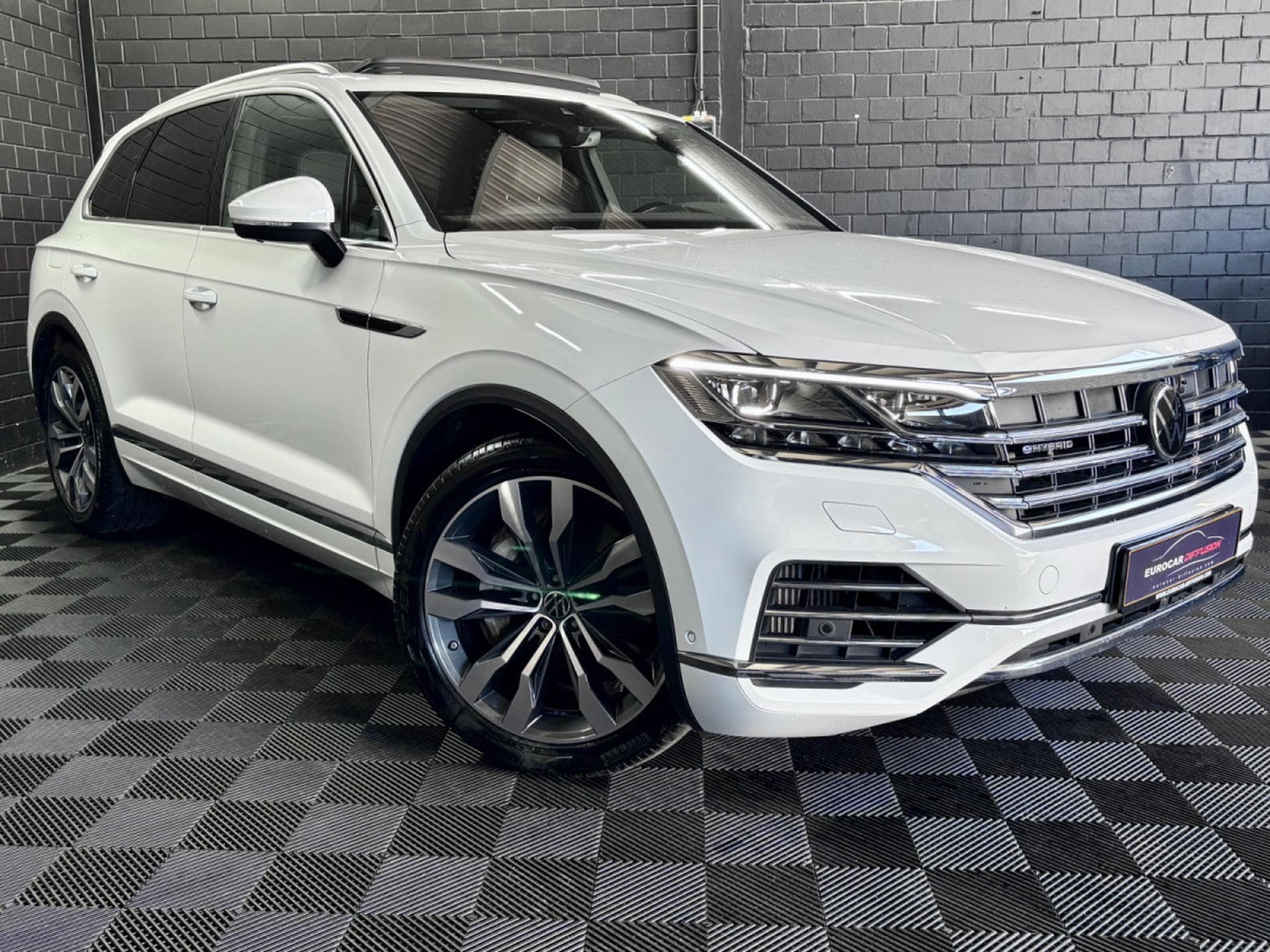 VW Touareg 3.0 TSi V6 eHybrid 4MOTION Elegance  381 CV (2022) - Foto 3