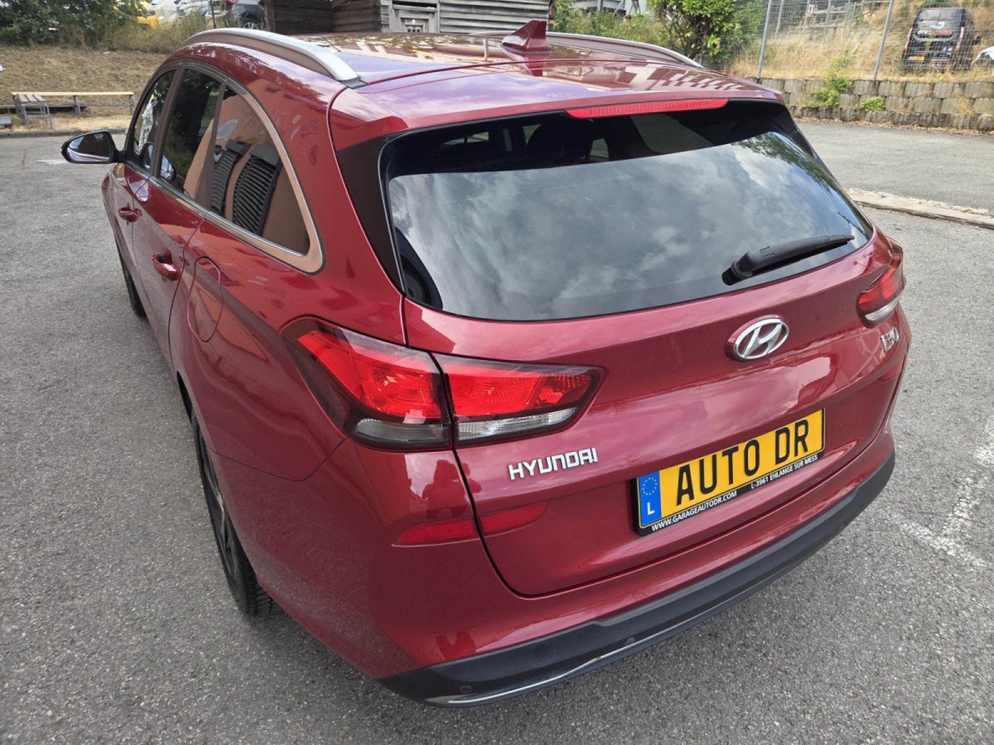 Hyundai i30 SW 1.6 CRDI 136 CV BVA Garantie 12 Mois (2021) - Foto 4