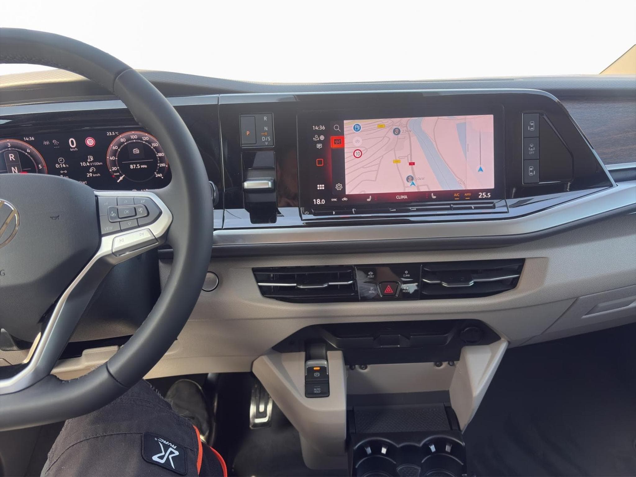 VW T7 Style (2026) - Photo 7