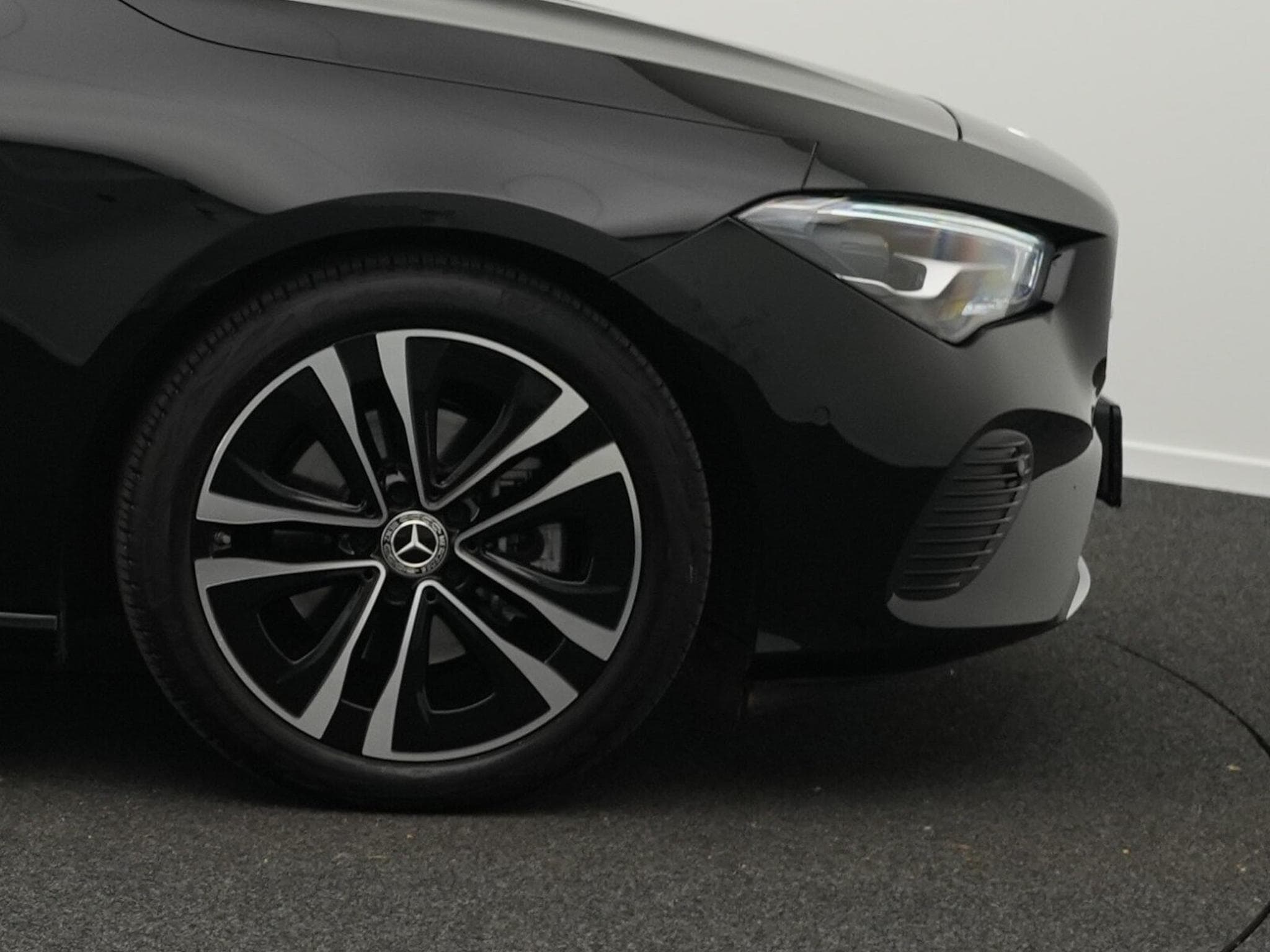 Mercedes CLA 200 Coupé (2024) - Photo 6