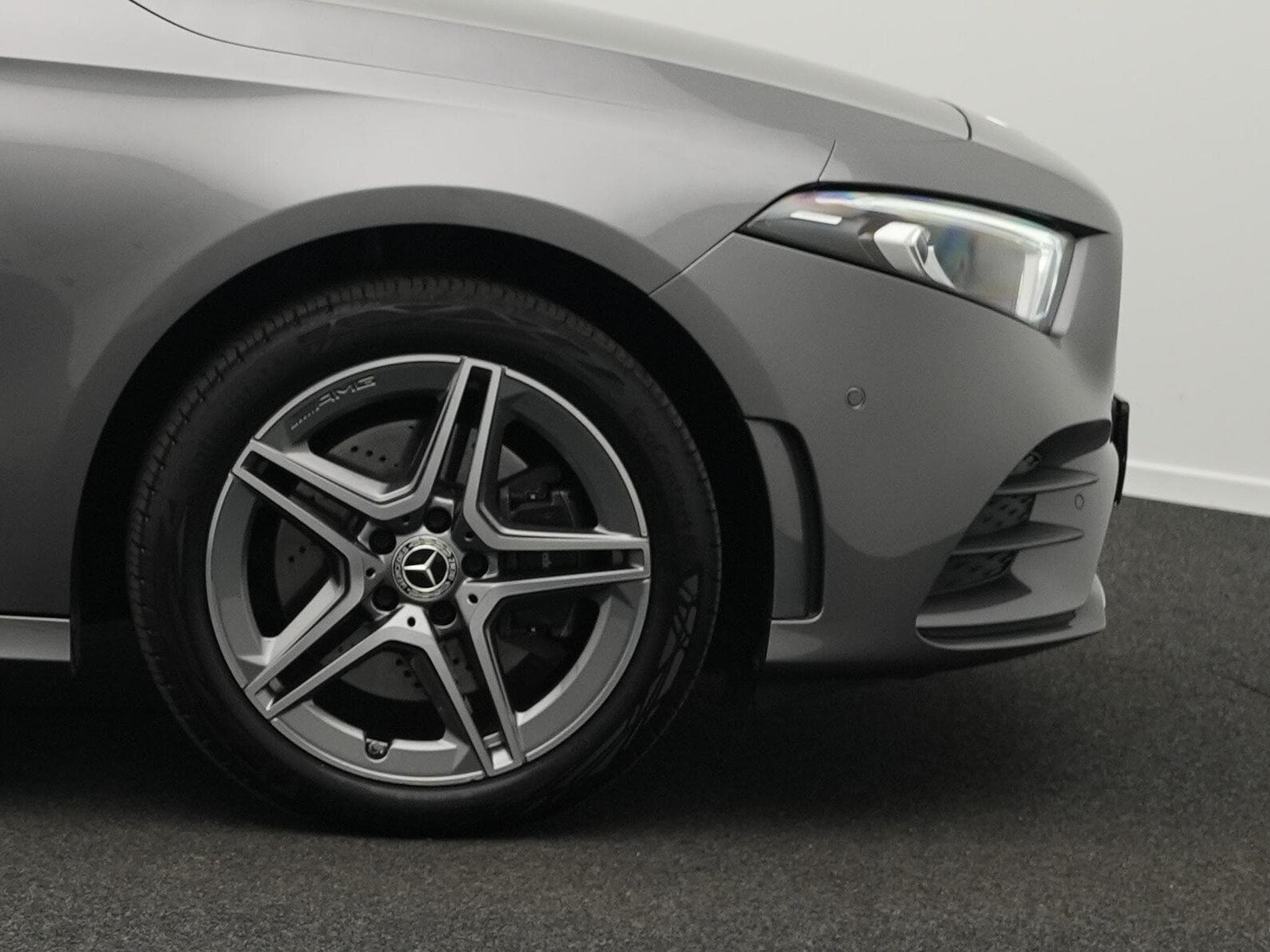 Mercedes A 250 e AMG-Line Lim LED+Kamera+18"+AHK (2022) - Foto 6