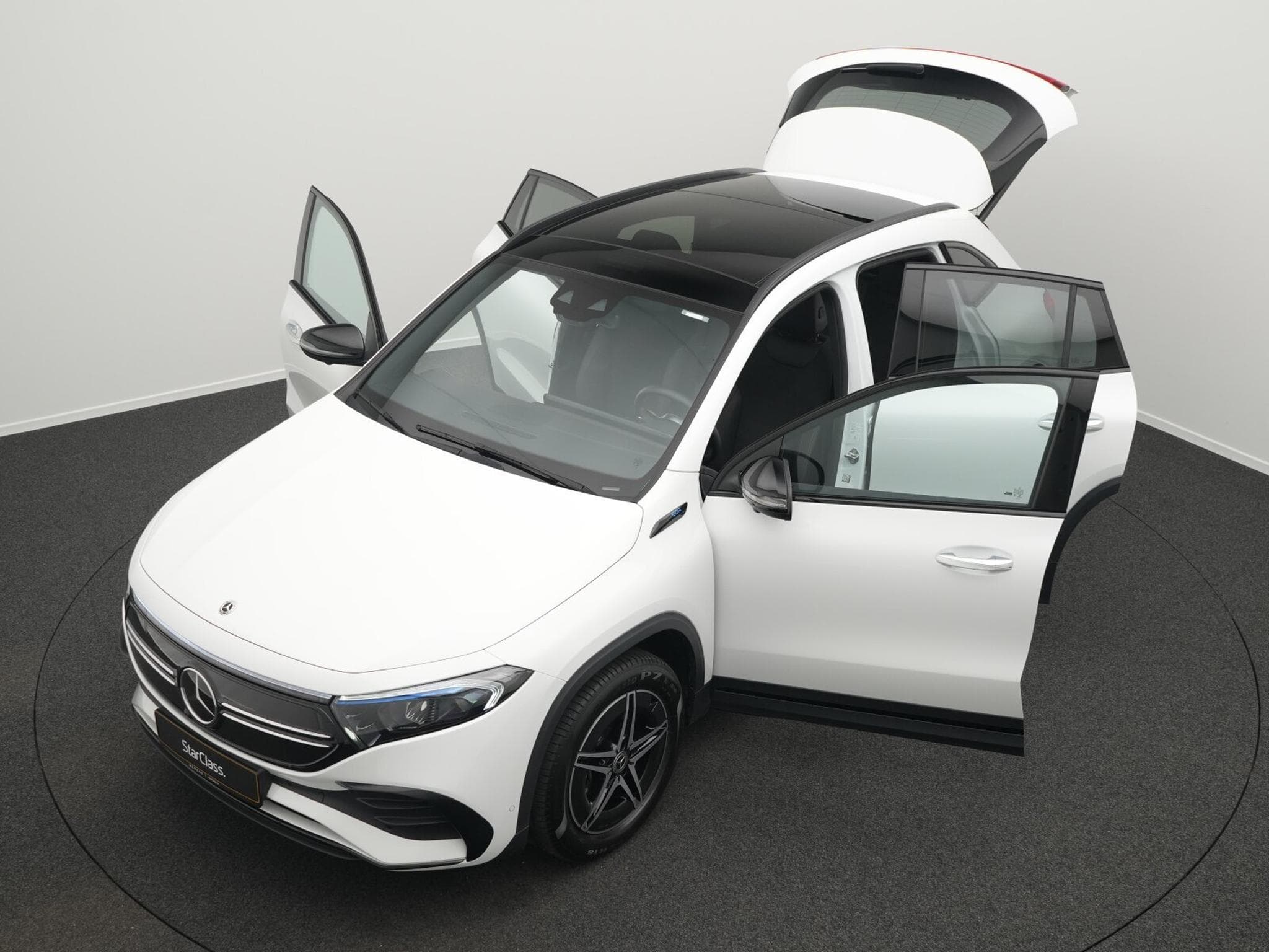 Mercedes EQA 4M AMG-Line LED+Pano+Keyless+Night+18" (2022) - Photo 12