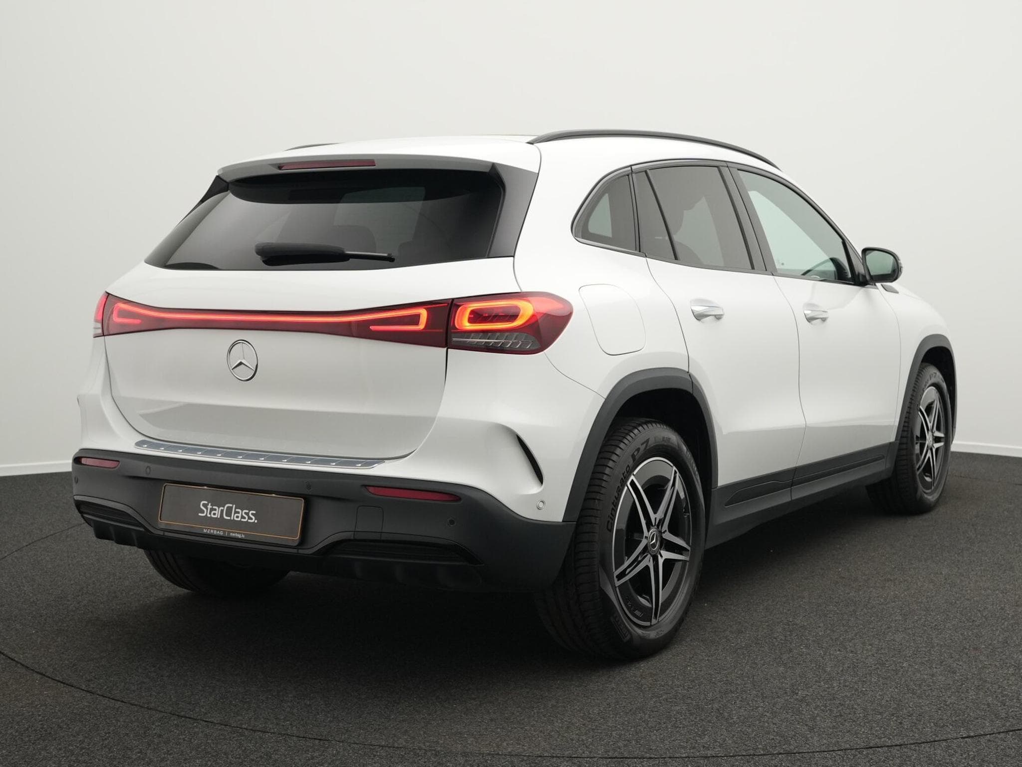 Mercedes EQA 4M AMG-Line LED+Pano+Keyless+Night+18" (2022) - Photo 3
