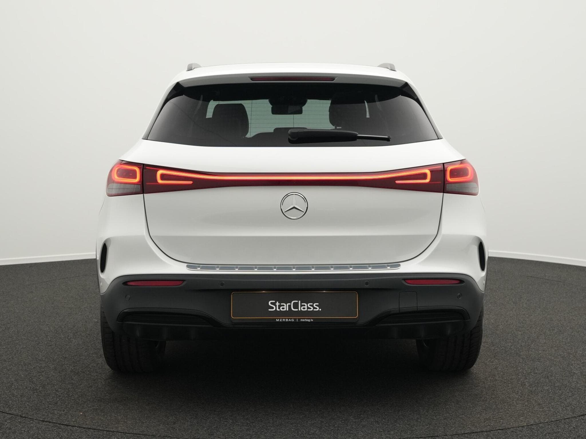 Mercedes EQA 4M AMG-Line LED+Pano+Keyless+Night+18" (2022) - Photo 4