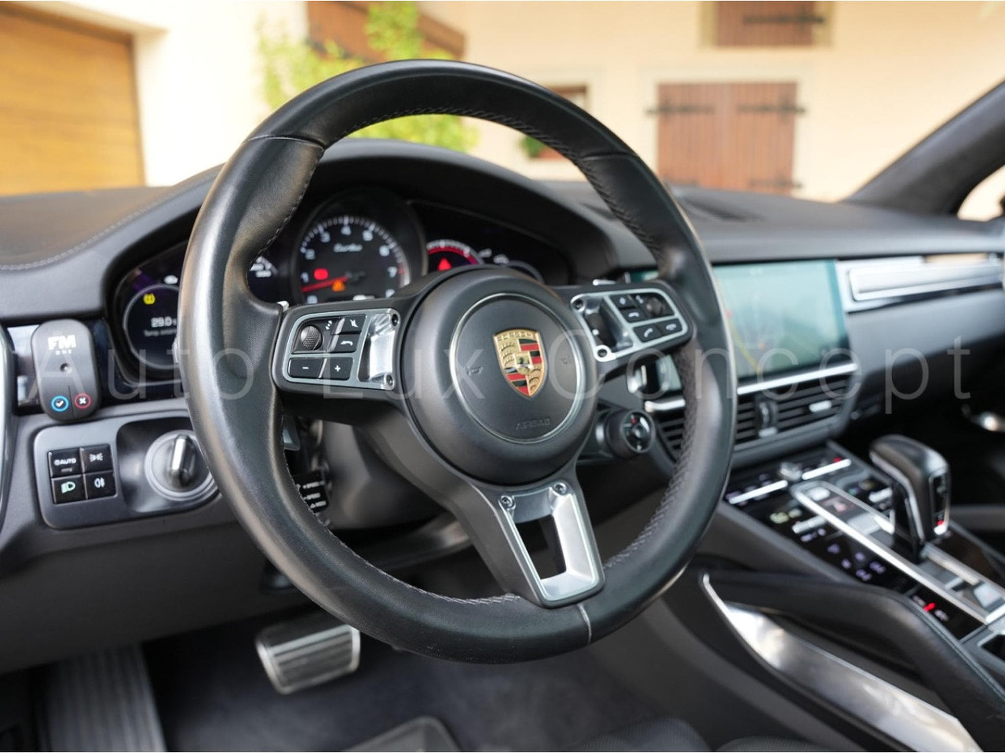 Porsche Cayenne Turbo (2018) - Photo 15