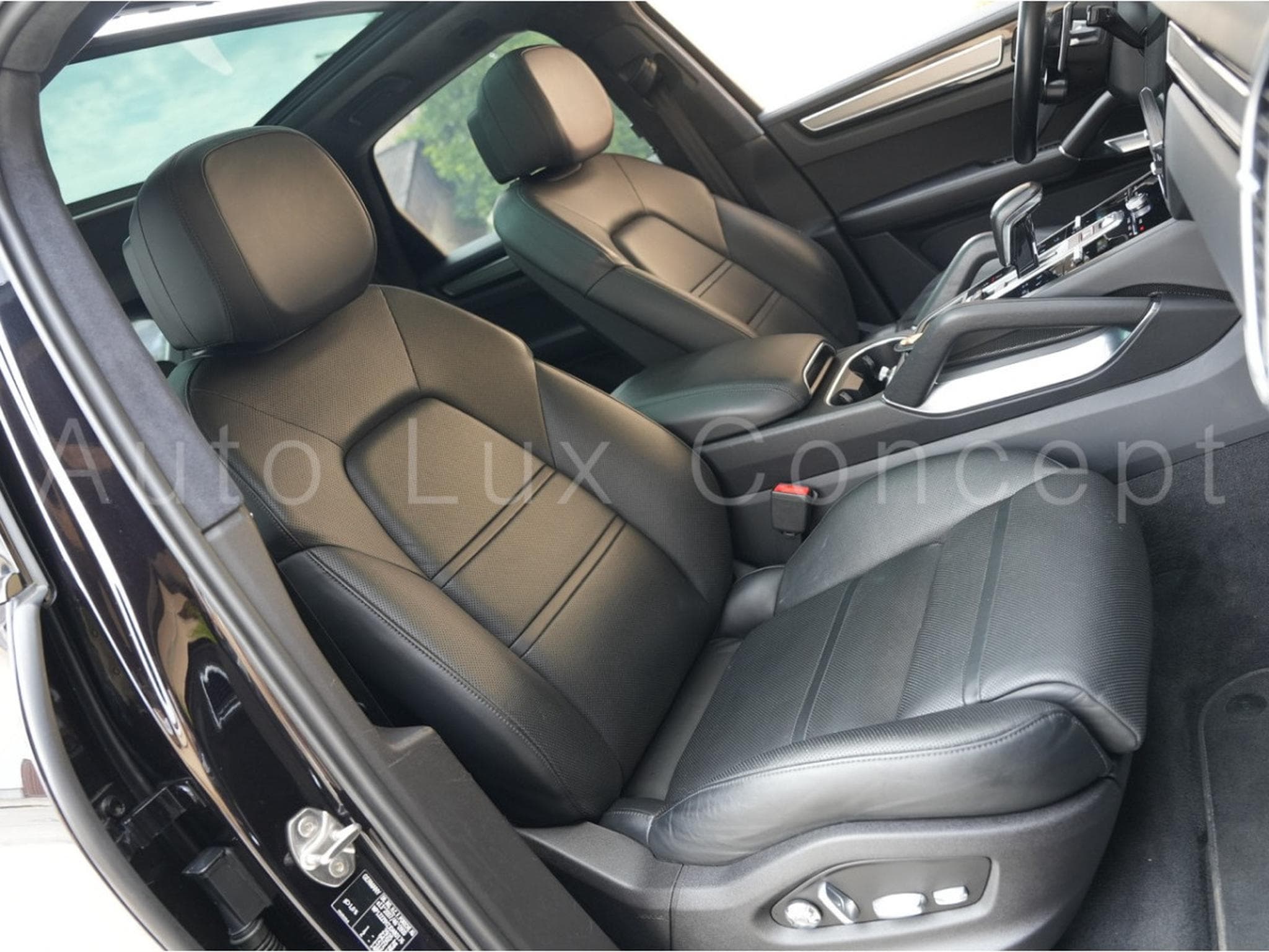 Porsche Cayenne Turbo (2018) - Photo 26