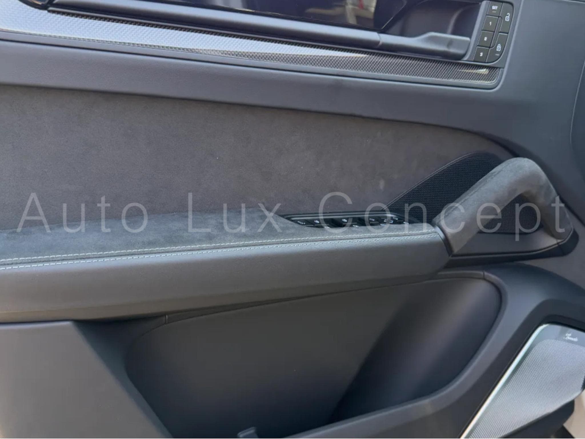 Porsche Cayenne Turbo E-Hybrid Coupé avec Pack GT (2026) - Photo 15