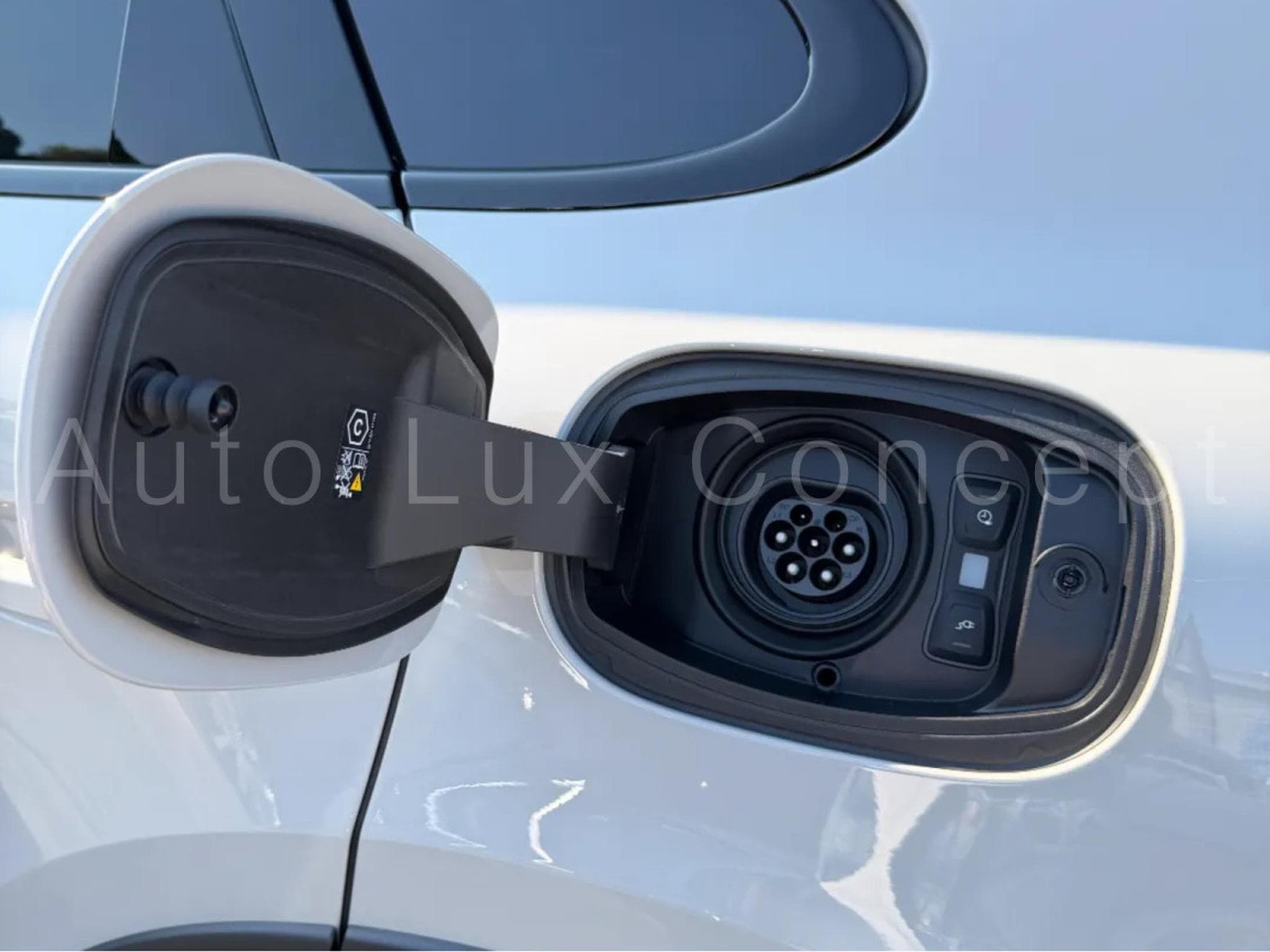 Porsche Cayenne Turbo E-Hybrid Coupé avec Pack GT (2026) - Photo 28