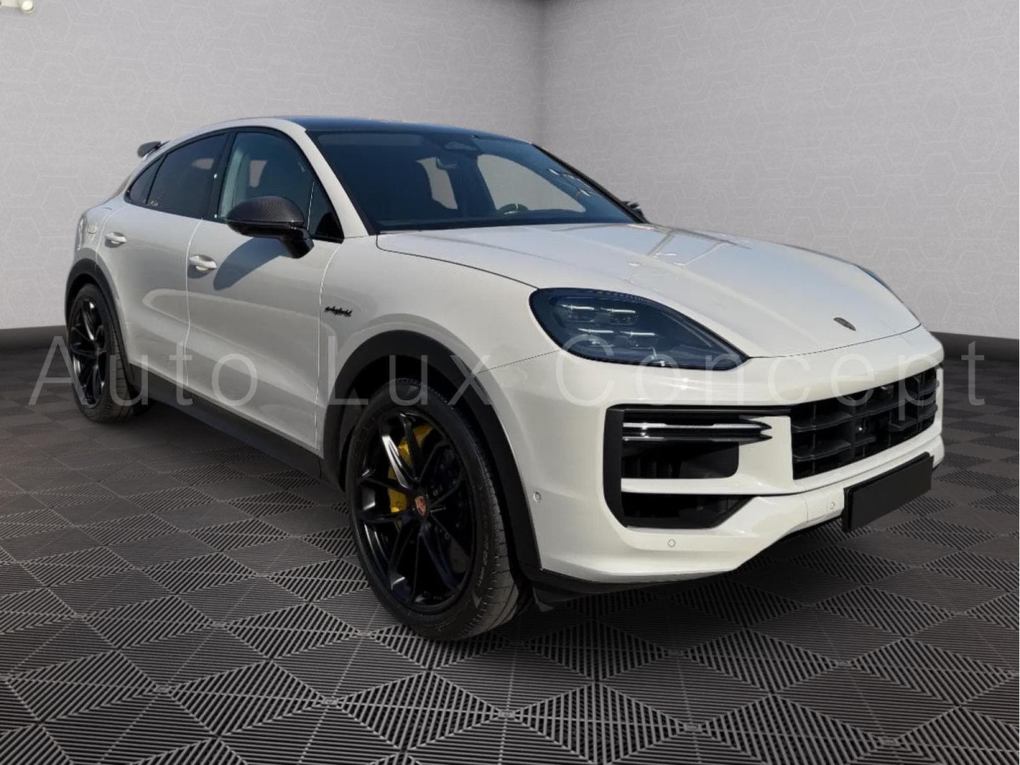 Porsche Cayenne Turbo E-Hybrid Coupé avec Pack GT (2026) - Photo 3