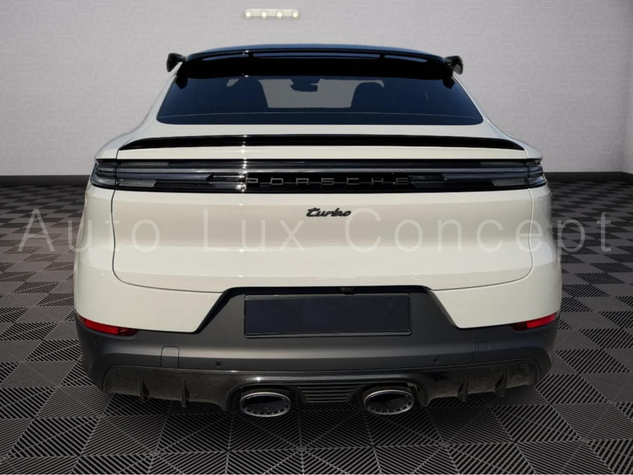 Porsche Cayenne Turbo E-Hybrid Coupé avec Pack GT (2026) - Photo 5