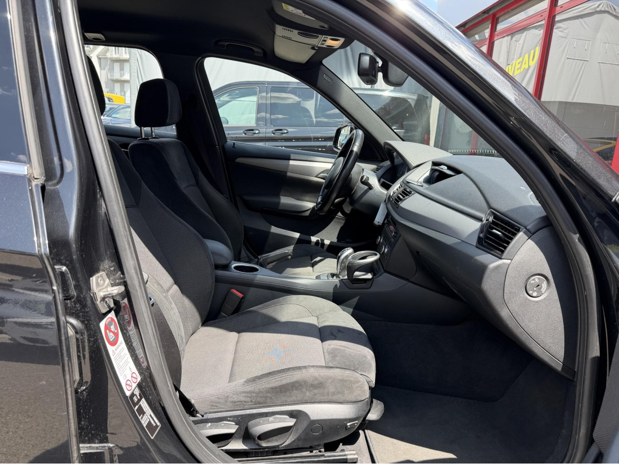 BMW X1 23D XDRIVE M SPORT PAKET AUTO BI-XENON 1 HAND (2014) - Photo 5
