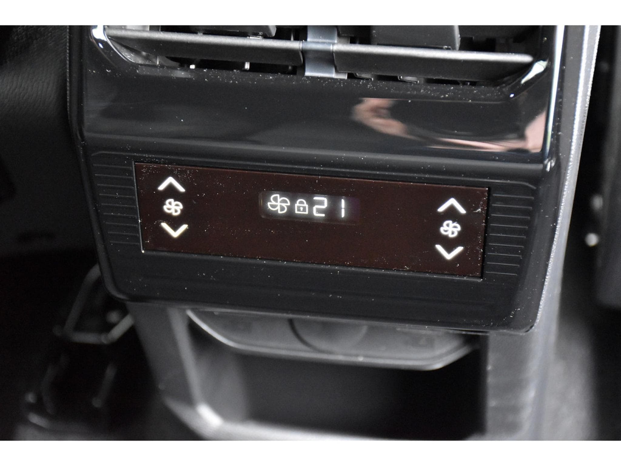 Peugeot 5008 Hybrid 145 Allure e-DCS ACC SG CHFF CAM360 NEUF (2026) - Photo 22
