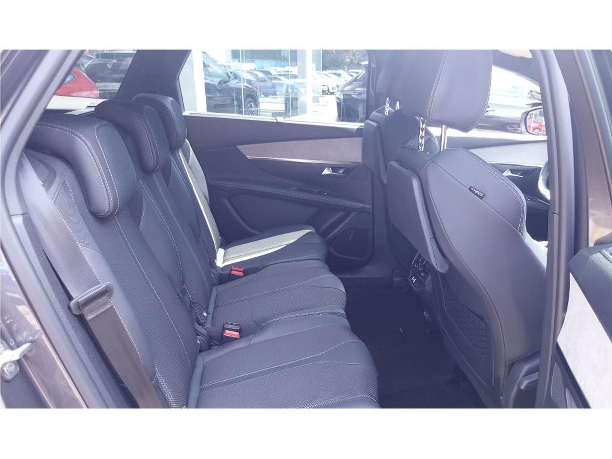 Peugeot 5008 1.2 puretech 131GT-LINE EAT8 (2024) - Photo 9