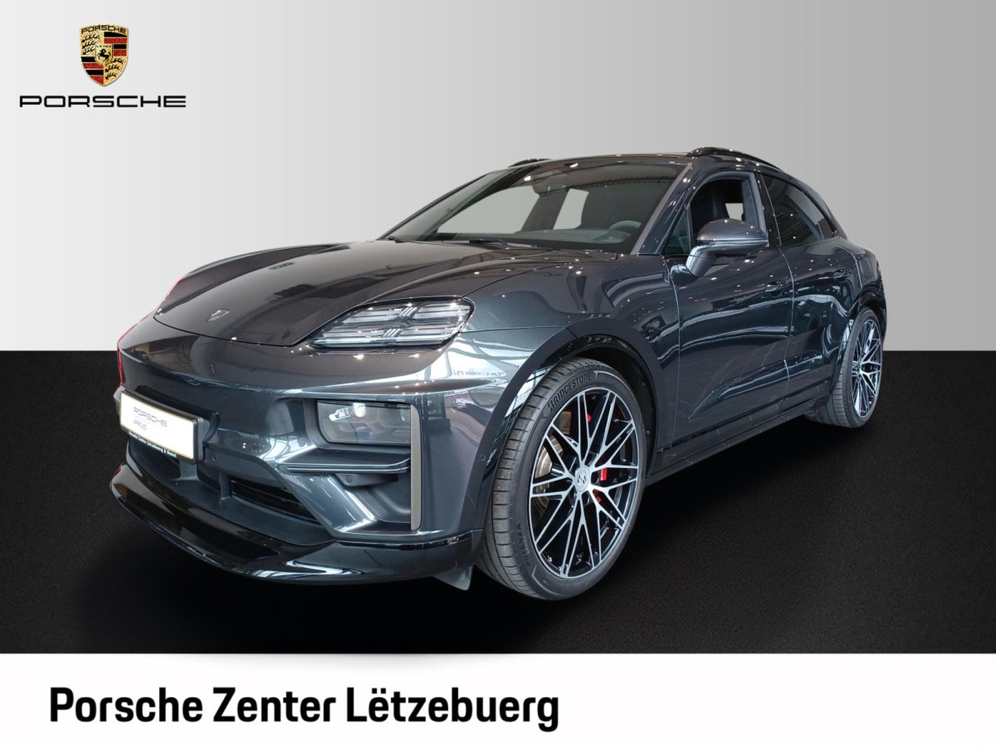 Porsche Macan Turbo (2024) - Photo 1