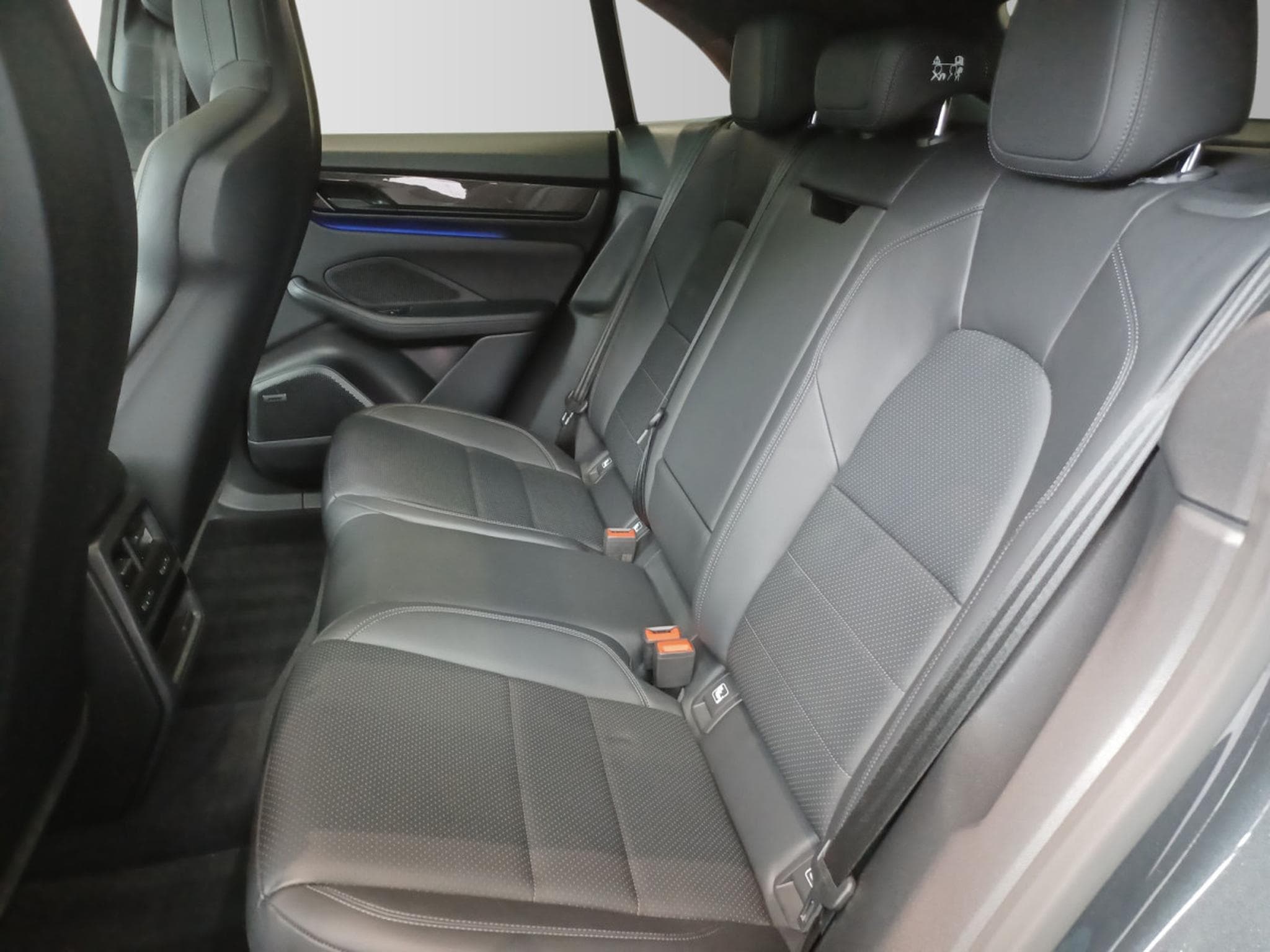 Porsche Macan Turbo (2024) - Photo 12