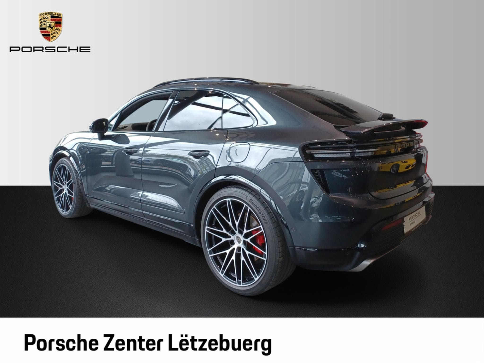 Porsche Macan Turbo (2024) - Photo 3
