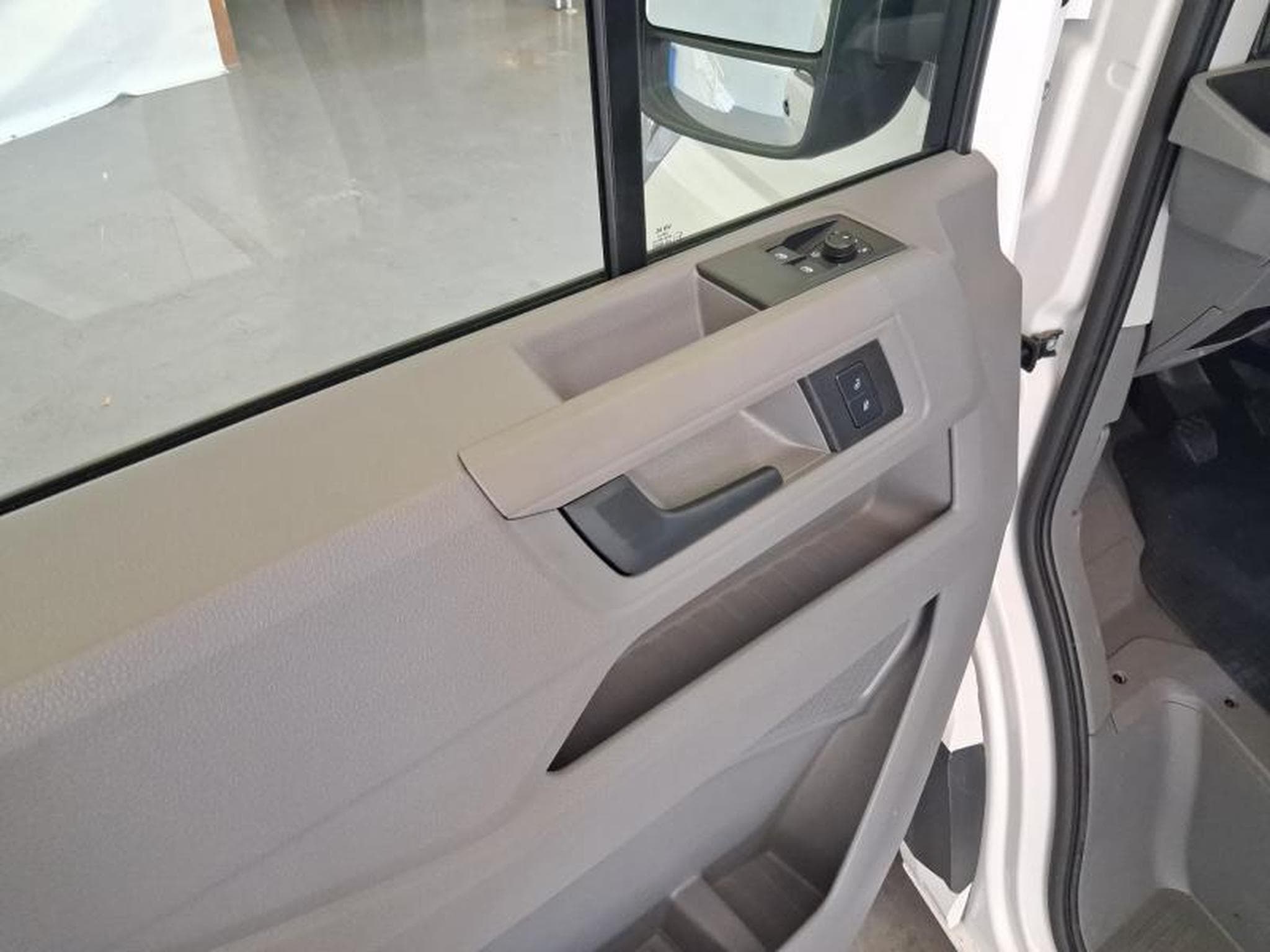 VW Crafter 35 L3H2 (2025) - Photo 10