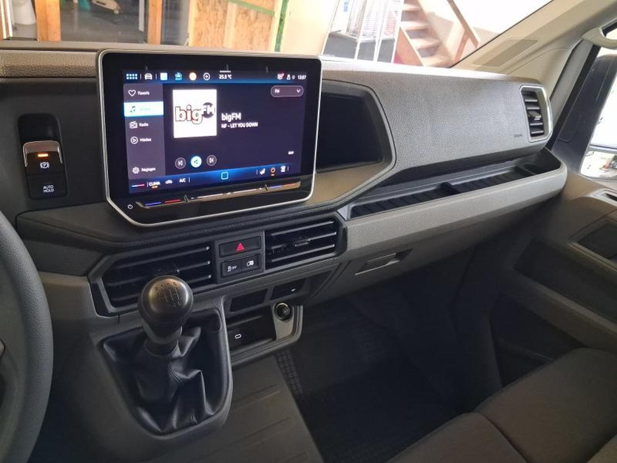 VW Crafter 35 L3H2 (2025) - Photo 8