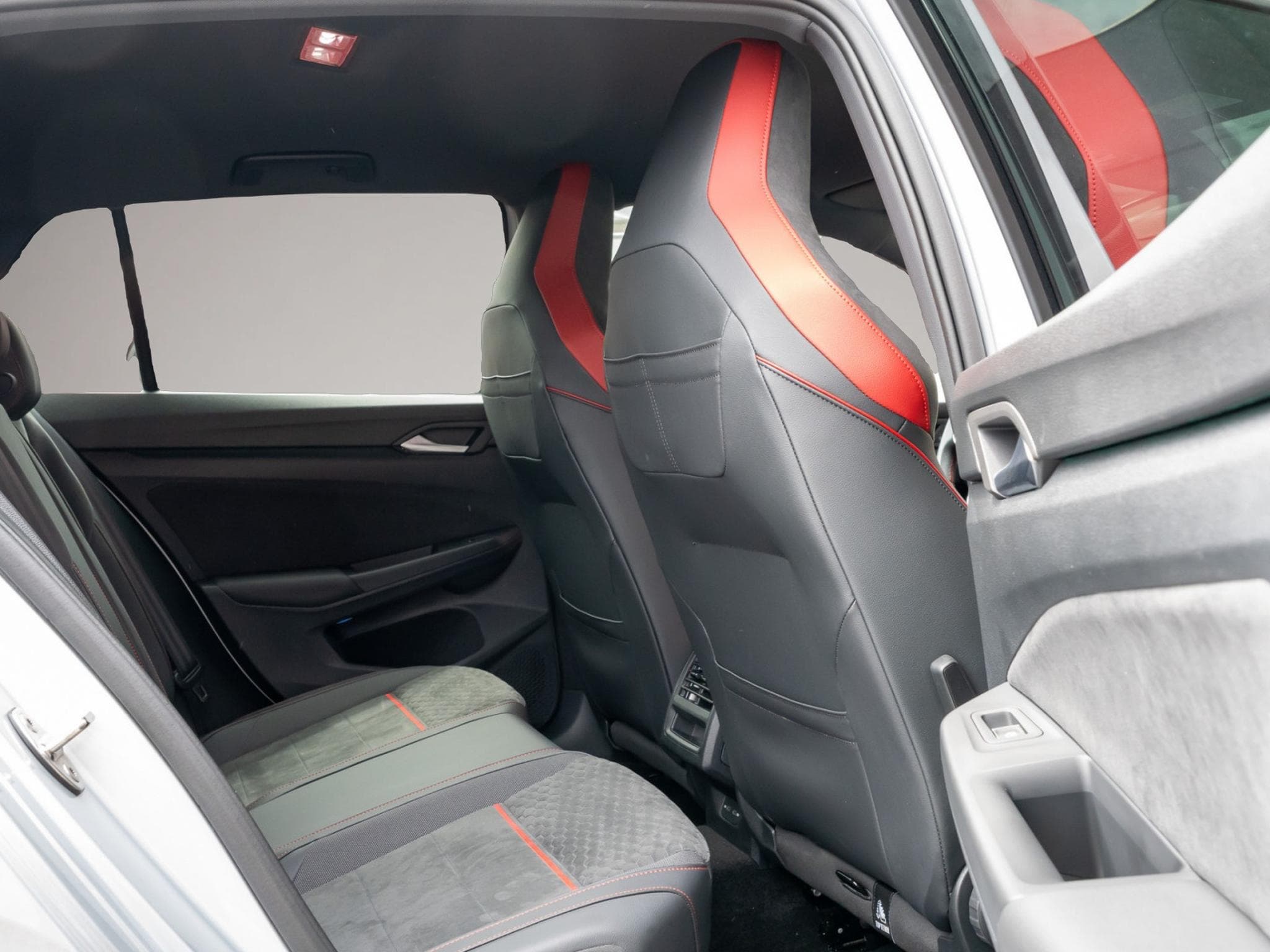 VW Golf (2024) - Foto 4