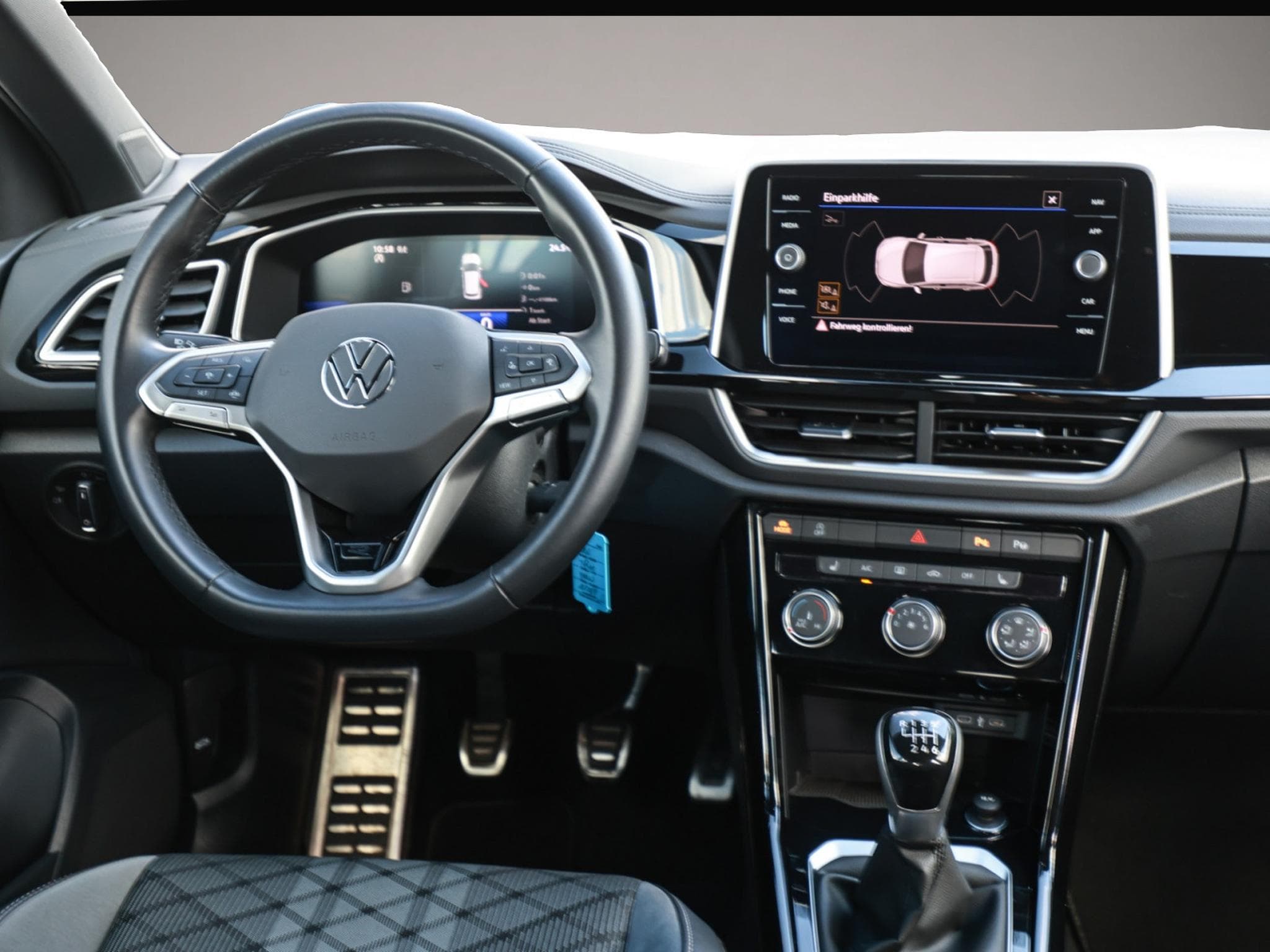 VW T-Roc (2024) - Photo 6