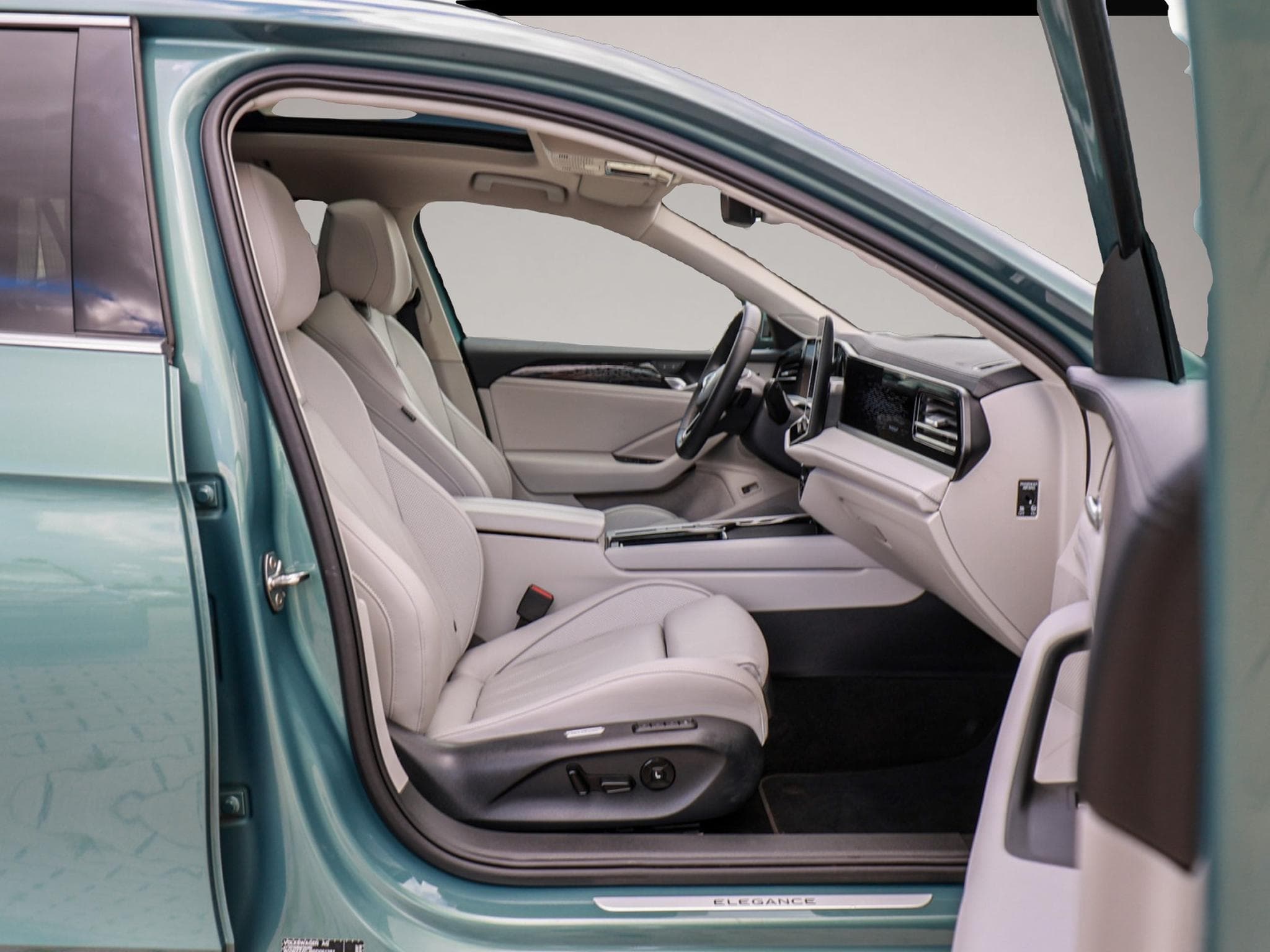 VW Passat (2025) - Photo 2