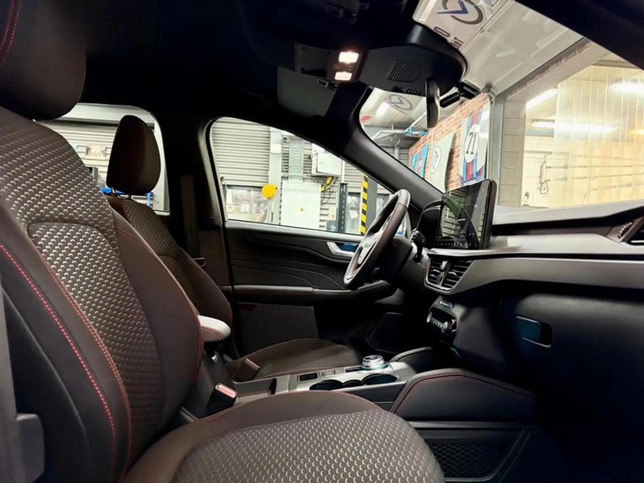 Ford Kuga (2025) - Foto 8
