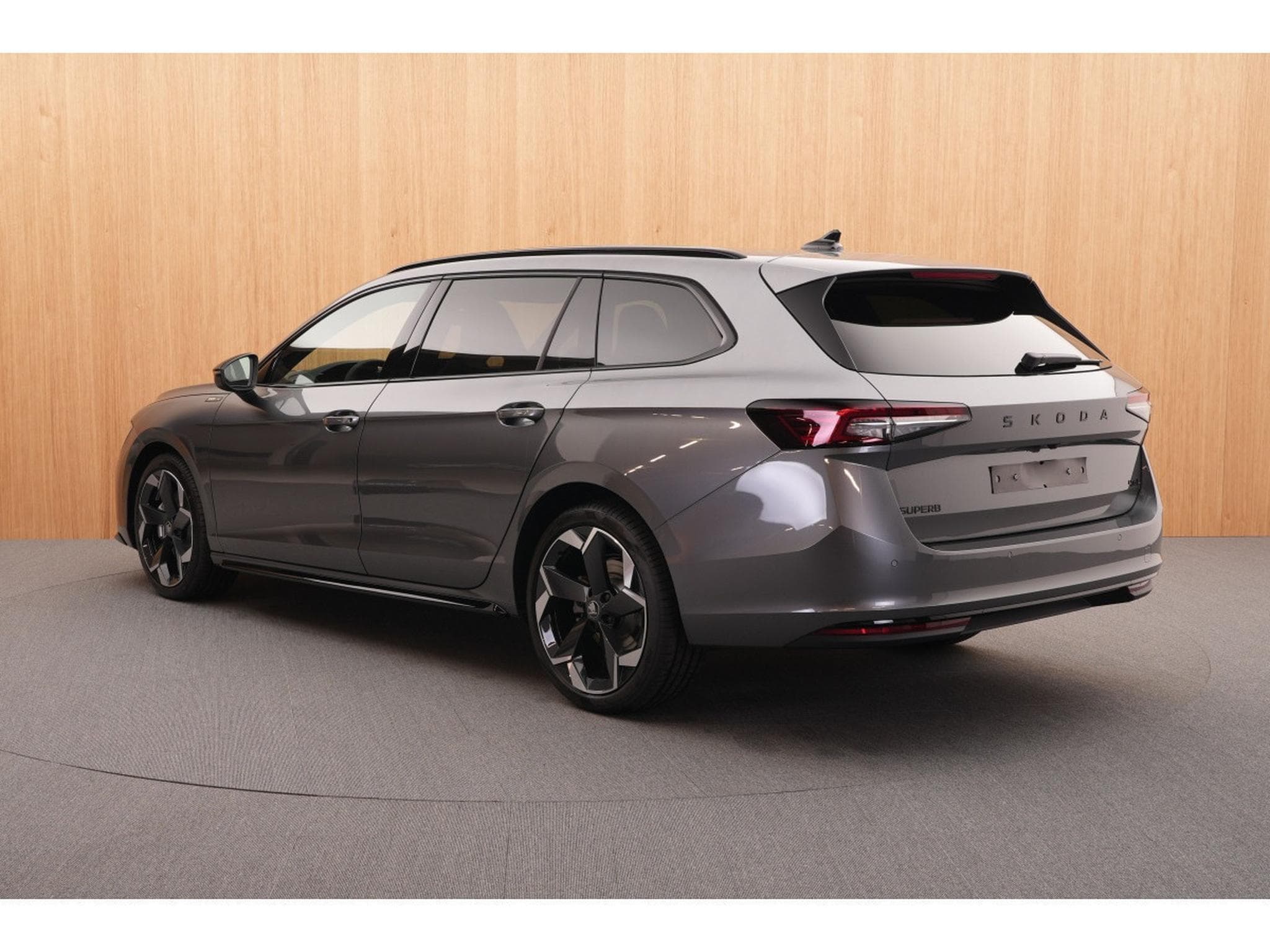 Skoda Superb Combi Sportline 2.0 TDI DSG7 110kW-150CV - DCC+ - Attelage - (2025) - Photo 5
