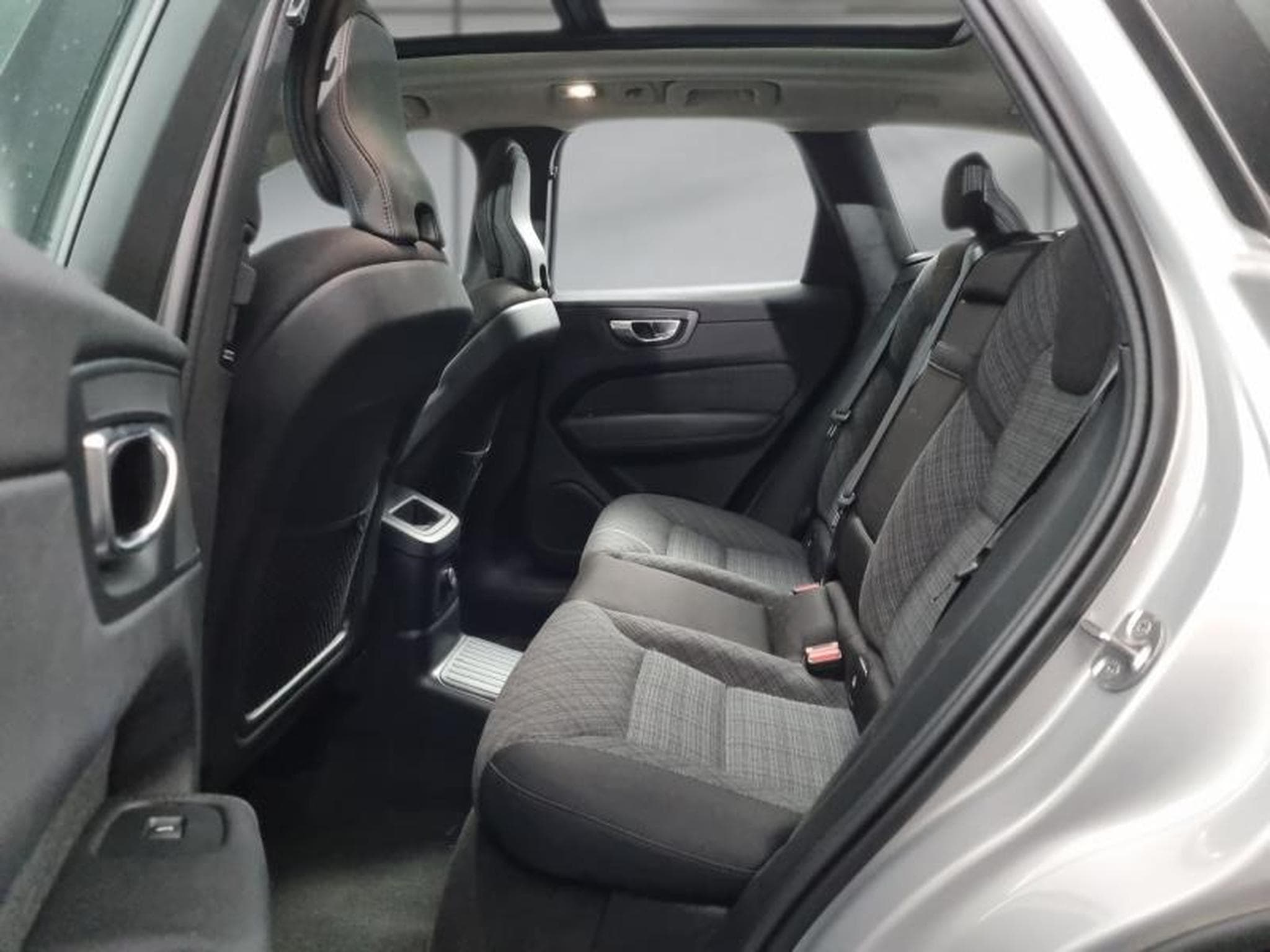Volvo XC60 -50% T6 Hybride Rechargeable 253 + 145ch 8 AWD Core Bright (2024) - Photo 10
