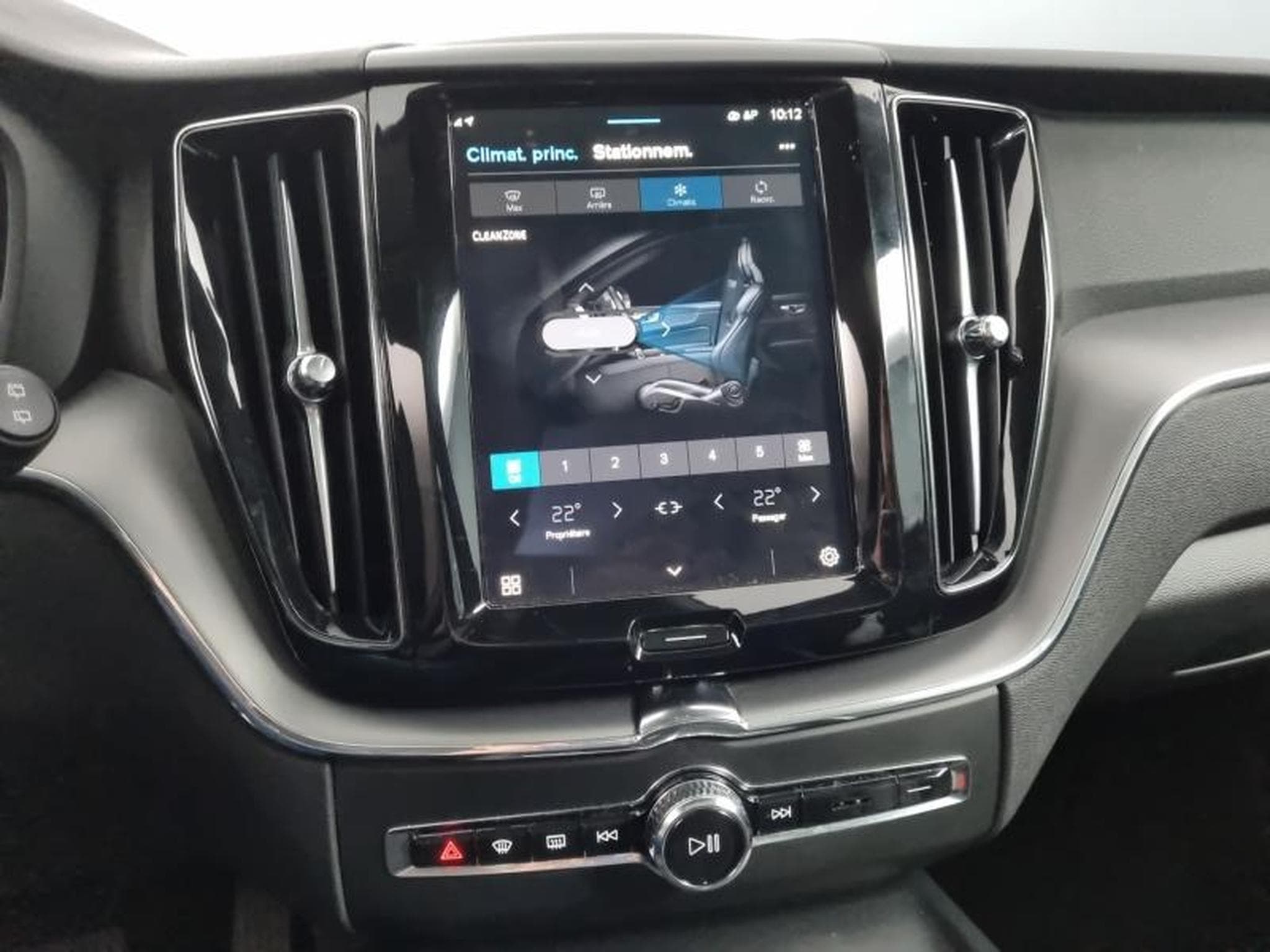 Volvo XC60 -50% T6 Hybride Rechargeable 253 + 145ch 8 AWD Core Bright (2024) - Photo 13