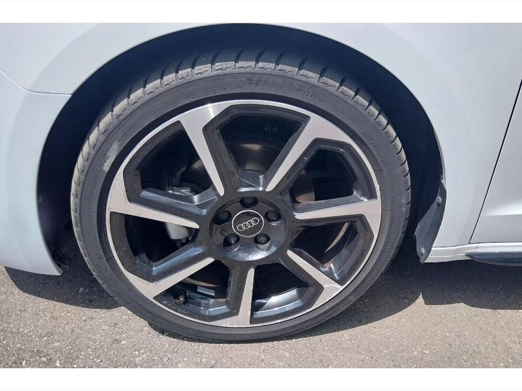 Audi A1 Sportback 30 TFSI S-TRONIC S line Adrénaline Black Edition (2025) - Foto 6
