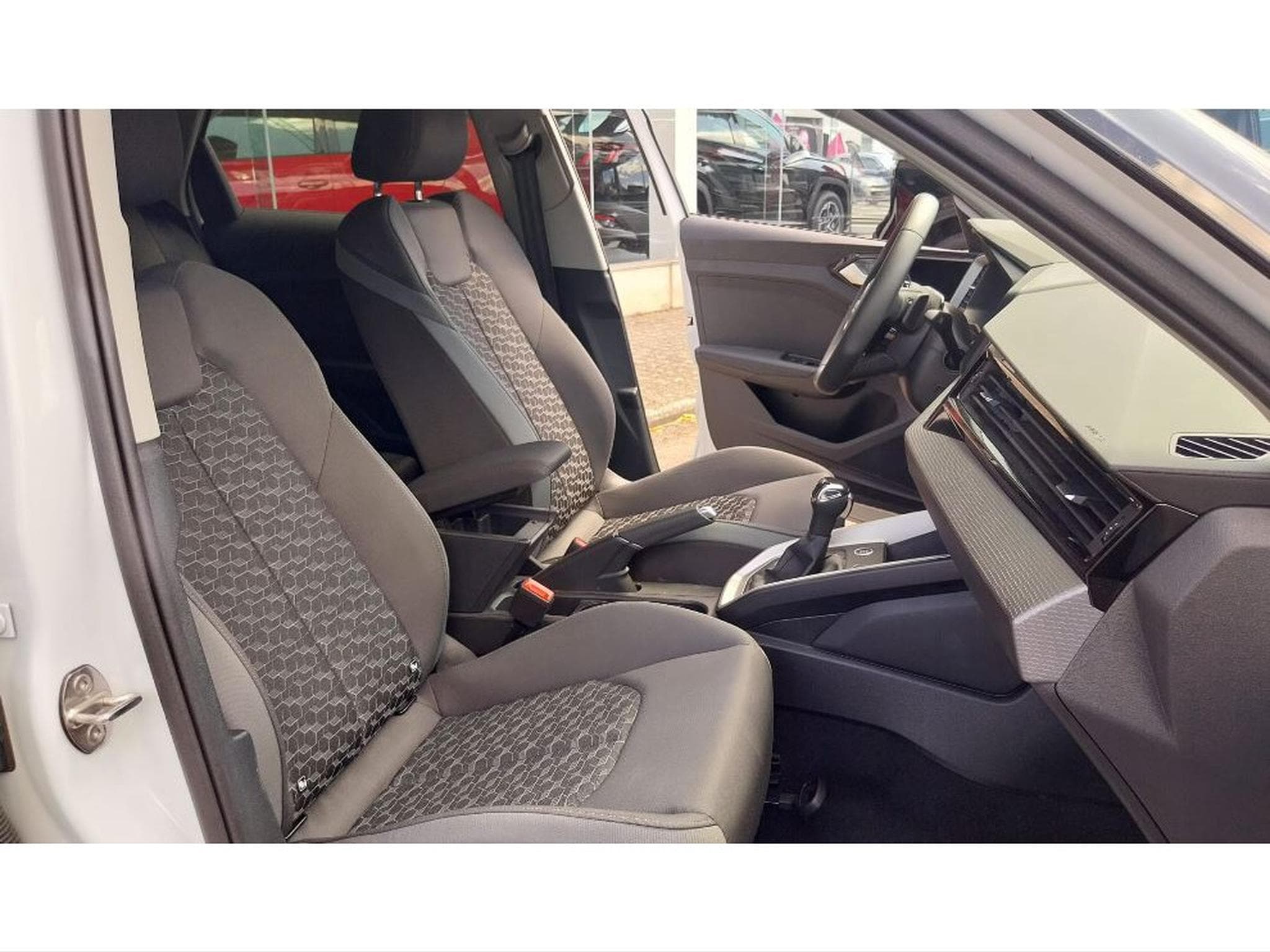 Audi A1 Sportback 30 TFSI S-TRONIC S line Adrénaline Black Edition (2025) - Foto 9
