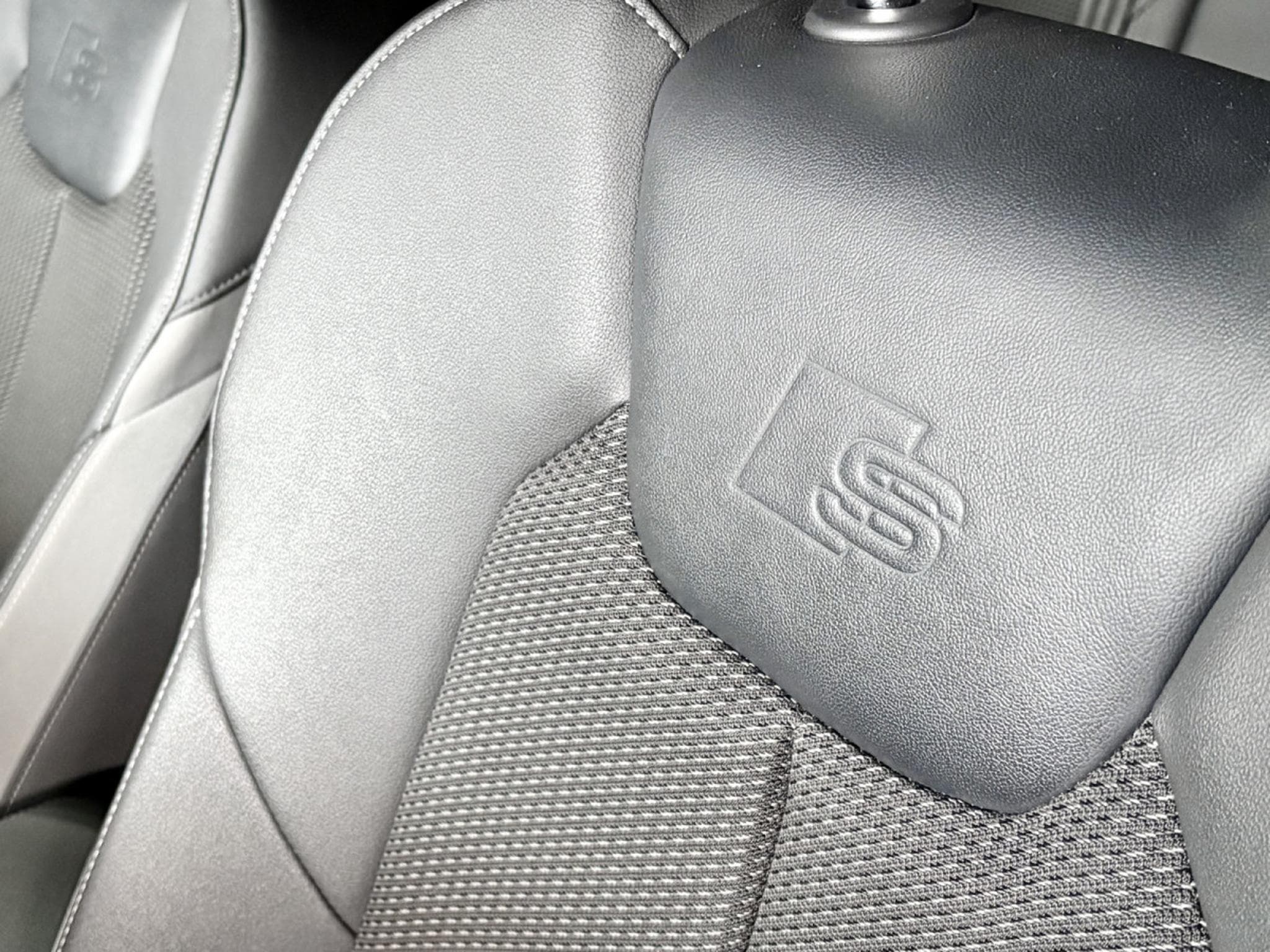 Audi A1 Sportback 40 TFSI S-Line (2019) - Photo 8