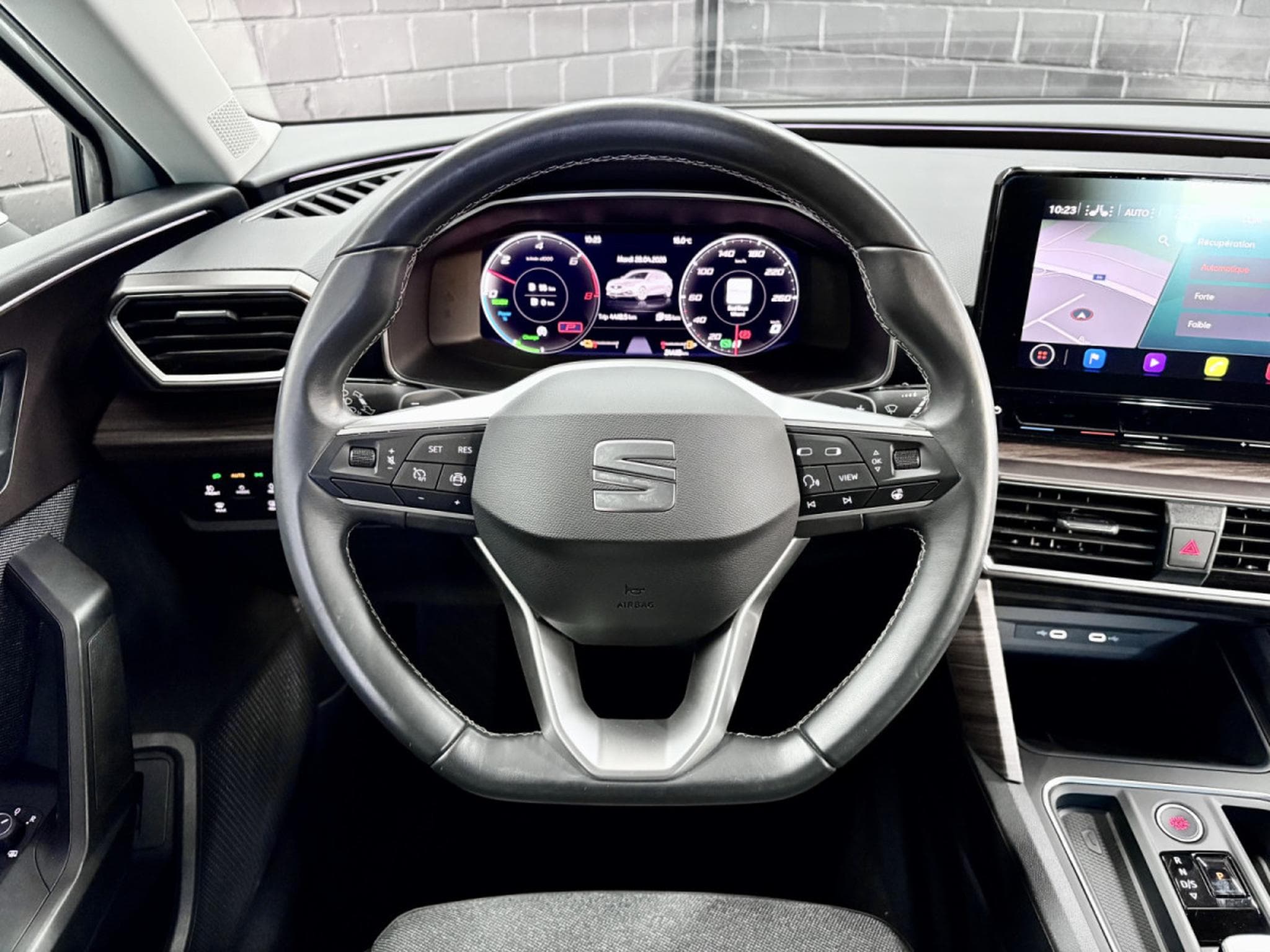 Seat Leon IV Xcellence 1.4 e-Hybrid 204CV DSG 6  *4 SAISONS* *CAMERA* (2022) - Photo 11