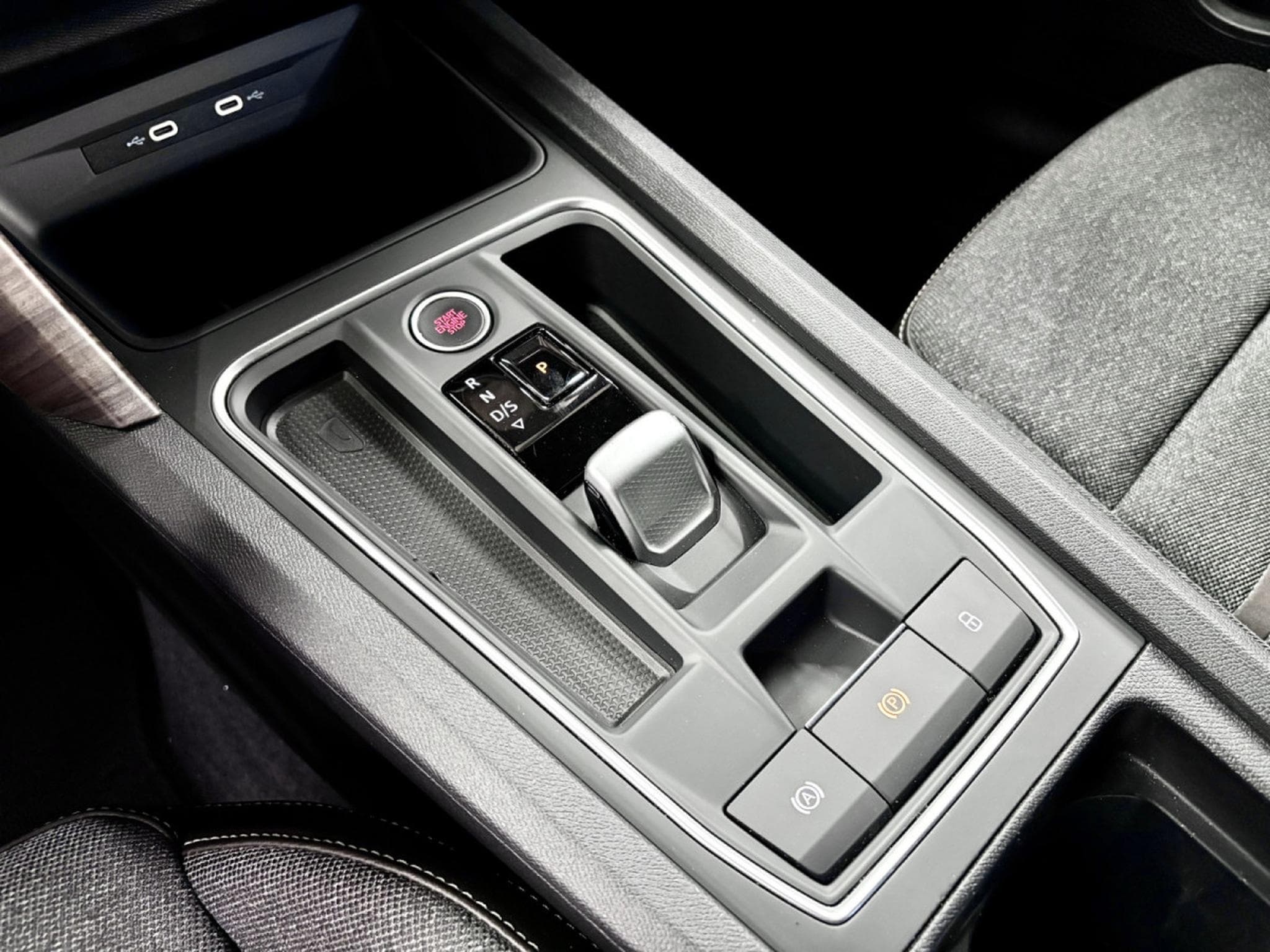 Seat Leon IV Xcellence 1.4 e-Hybrid 204CV DSG 6  *4 SAISONS* *CAMERA* (2022) - Photo 15